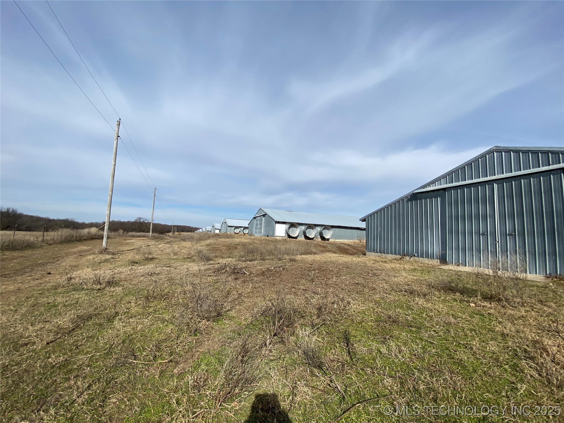 68400 E 330th Road Property Photo 4