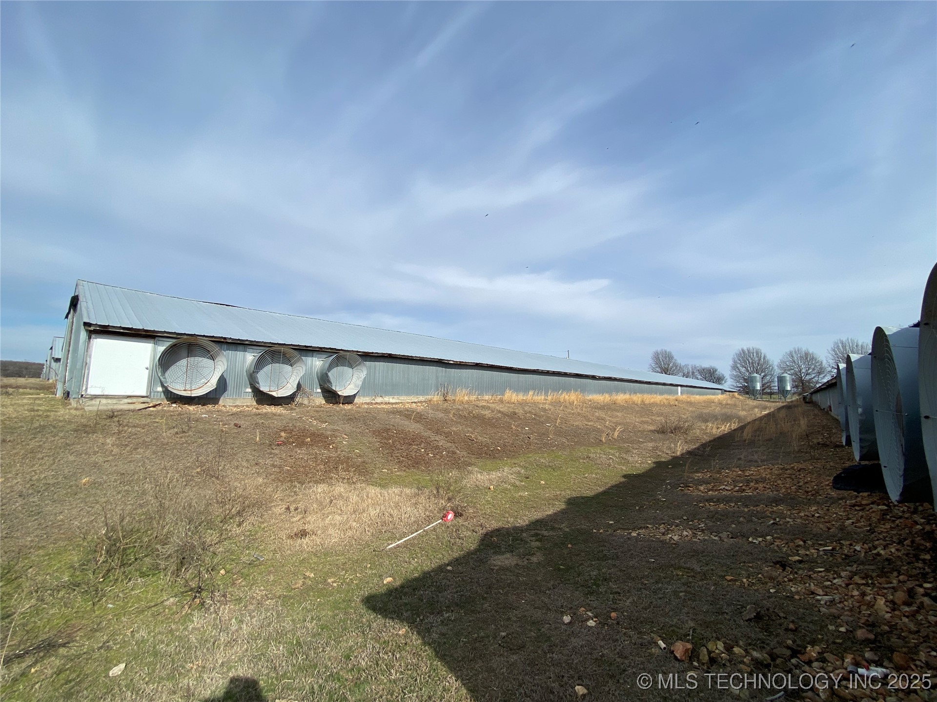 68400 E 330th Road Property Photo 7