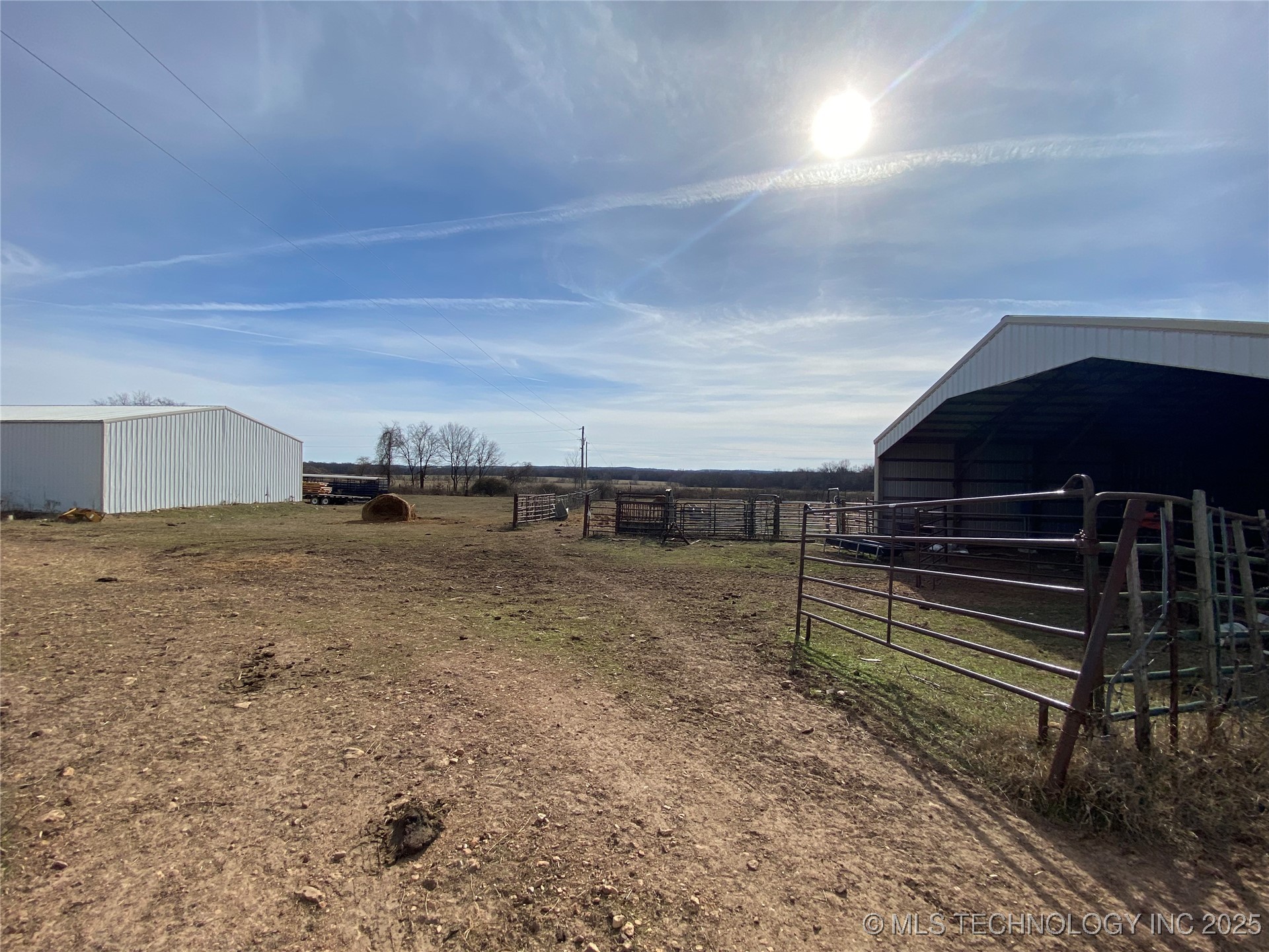 68400 E 330th Road Property Photo 10