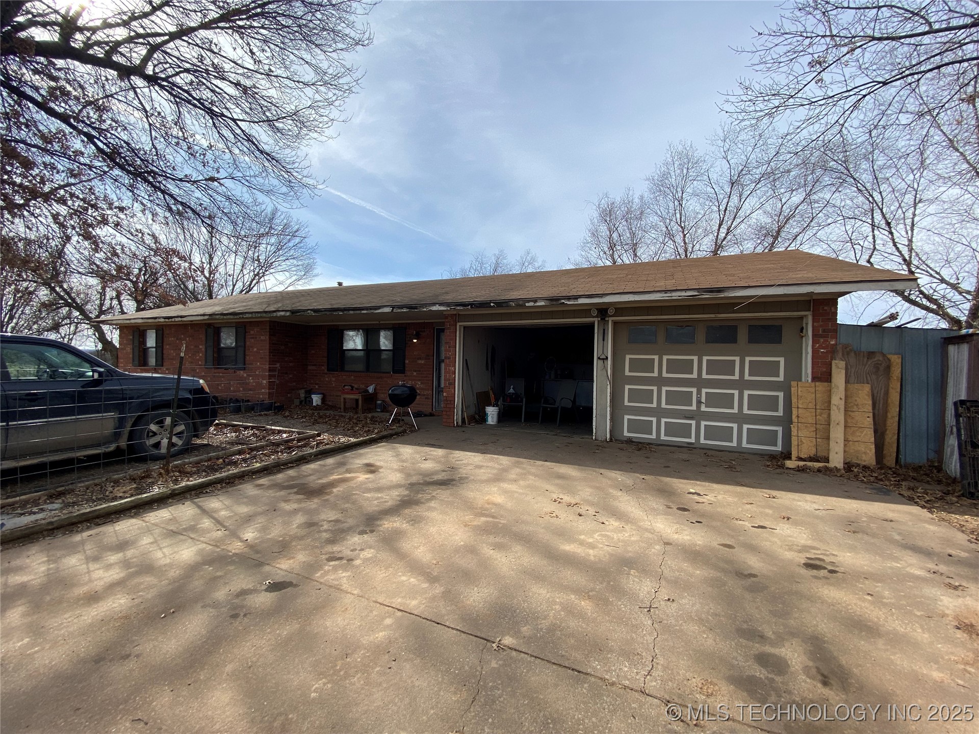 68400 E 330th Road Property Photo 14