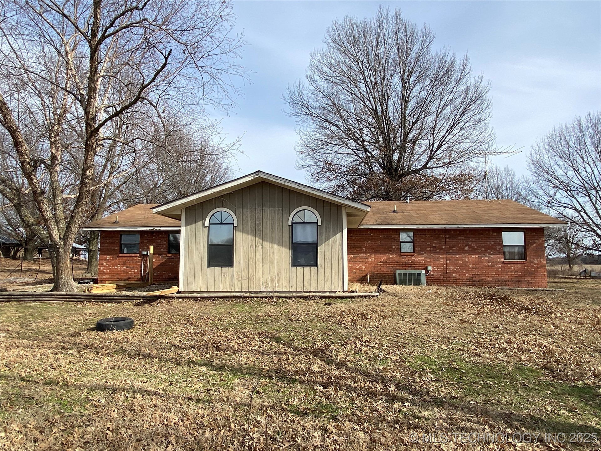 68400 E 330th Road Property Photo 15