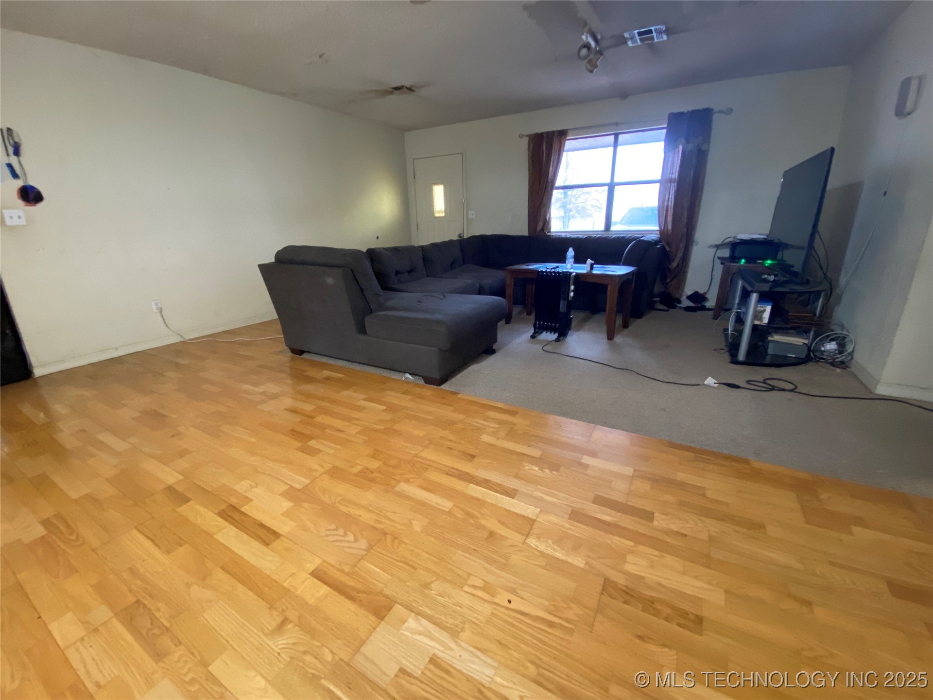 68400 E 330th Road Property Photo 16