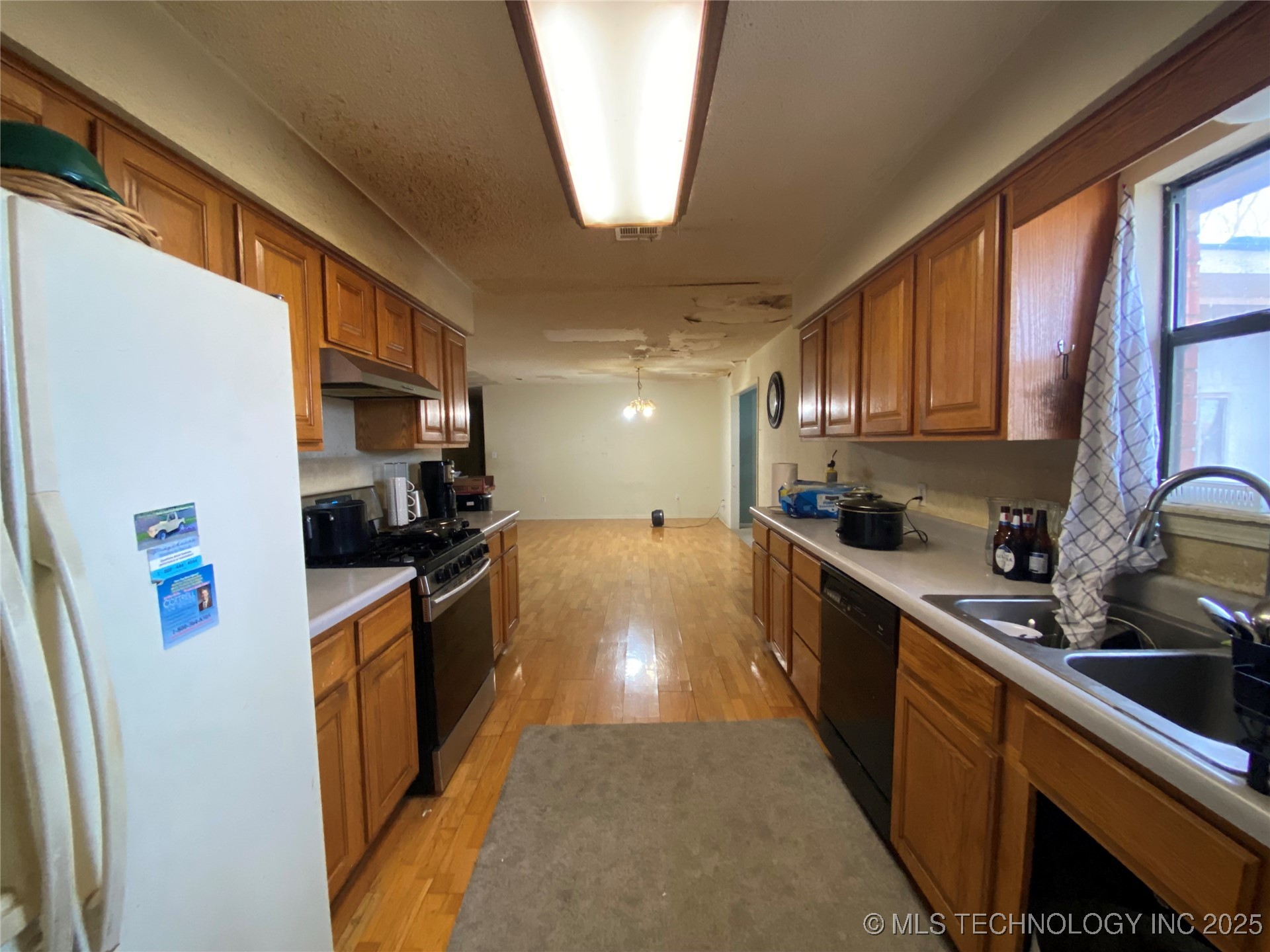 68400 E 330th Road Property Photo 17