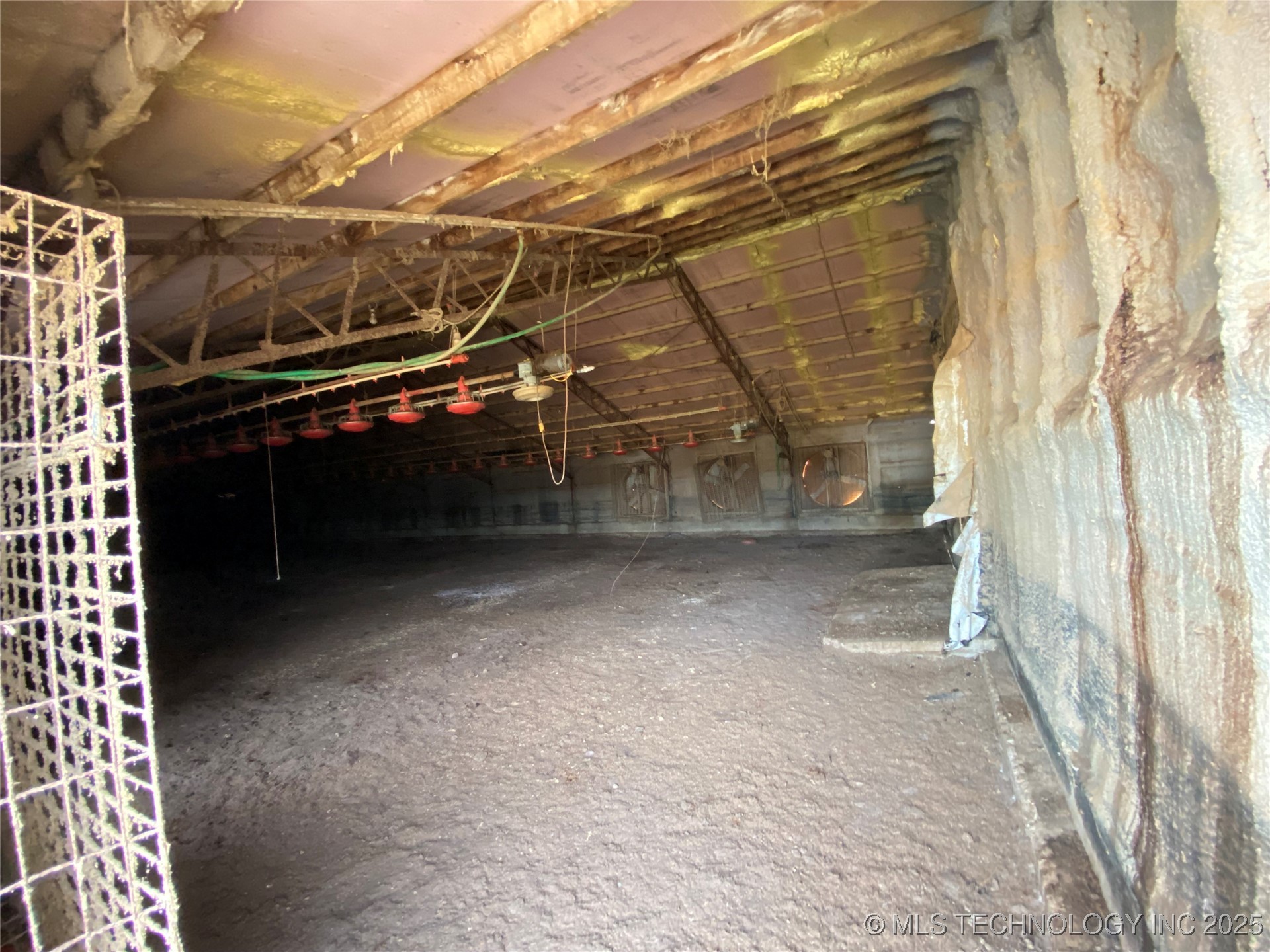 68400 E 330th Road Property Photo 28