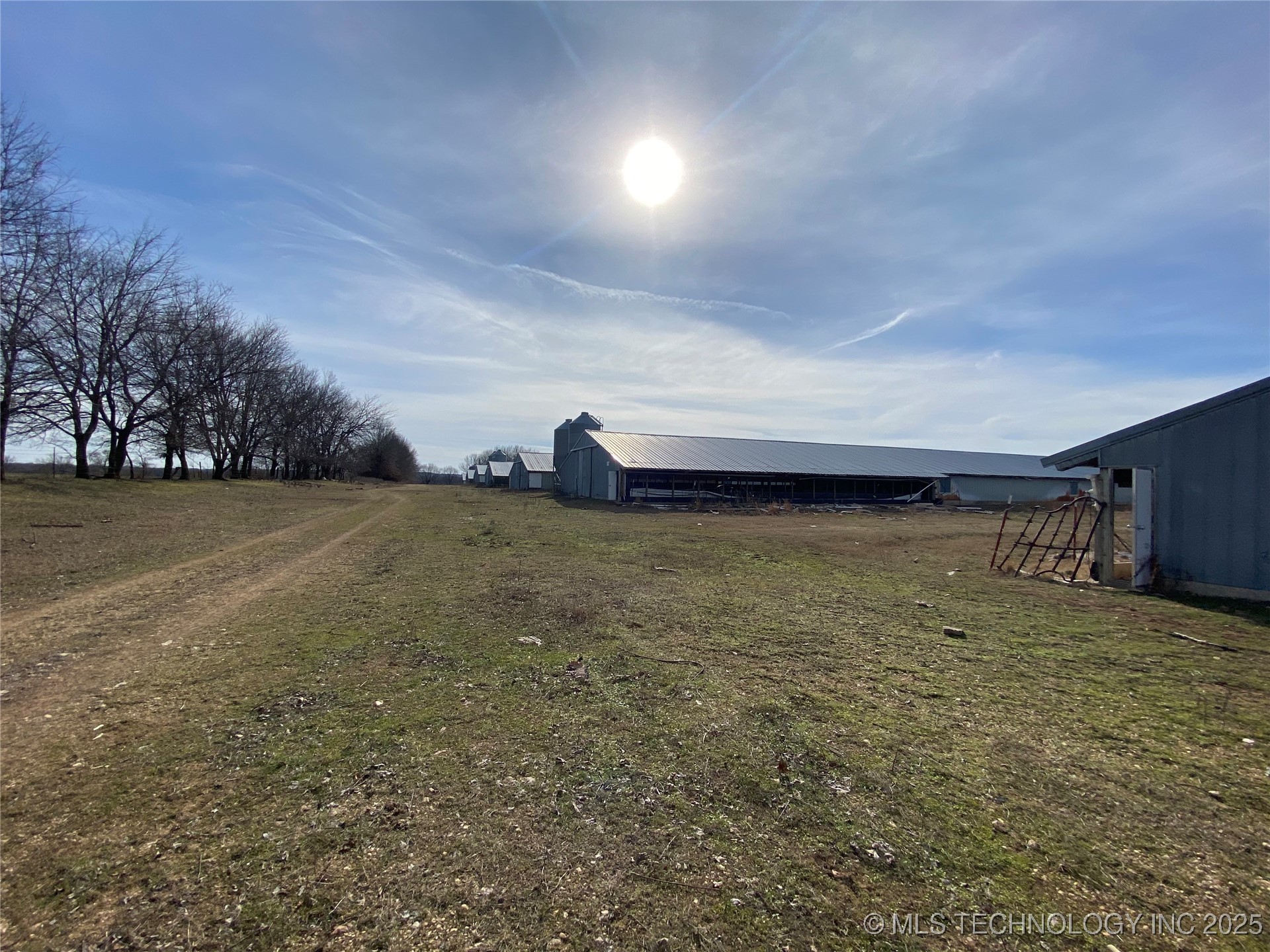 68400 E 330th Road Property Photo 45