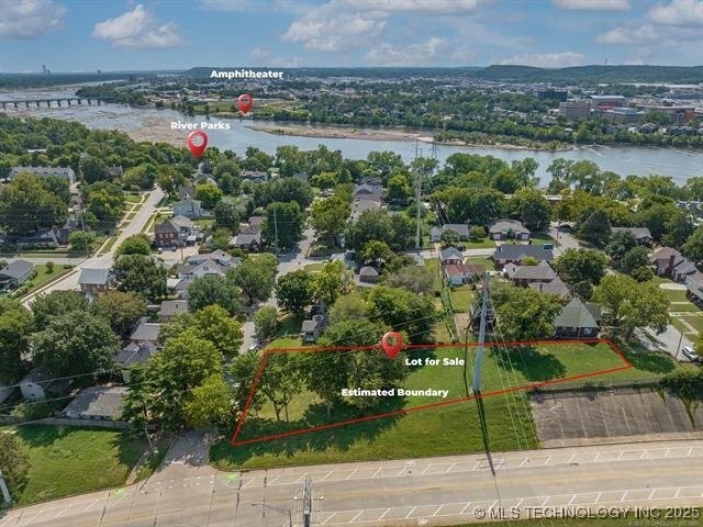 1208 S Indian Avenue Property Photo 2