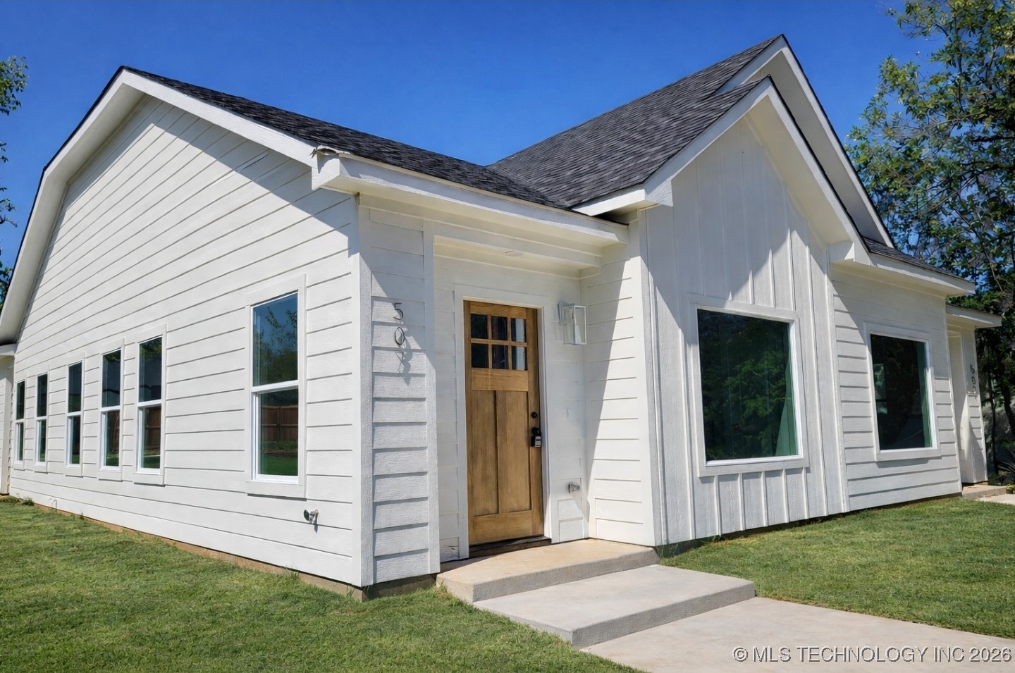 507 Ne 5th Avenue Property Photo 2