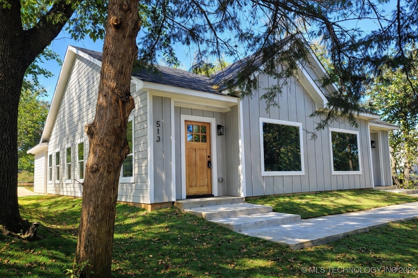 515 Ne 5th Avenue Property Photo 1