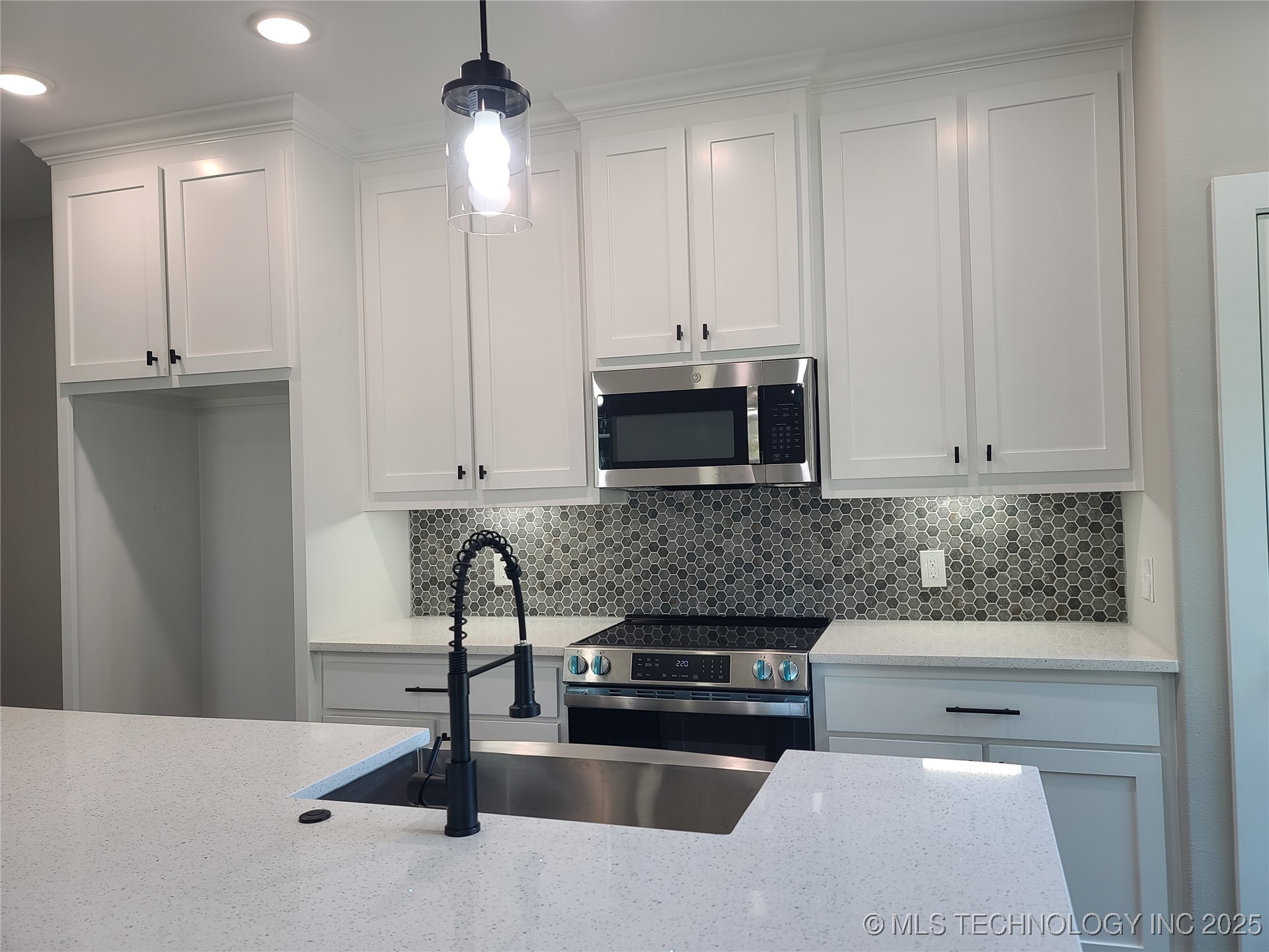 515 Ne 5th Avenue Property Photo 4