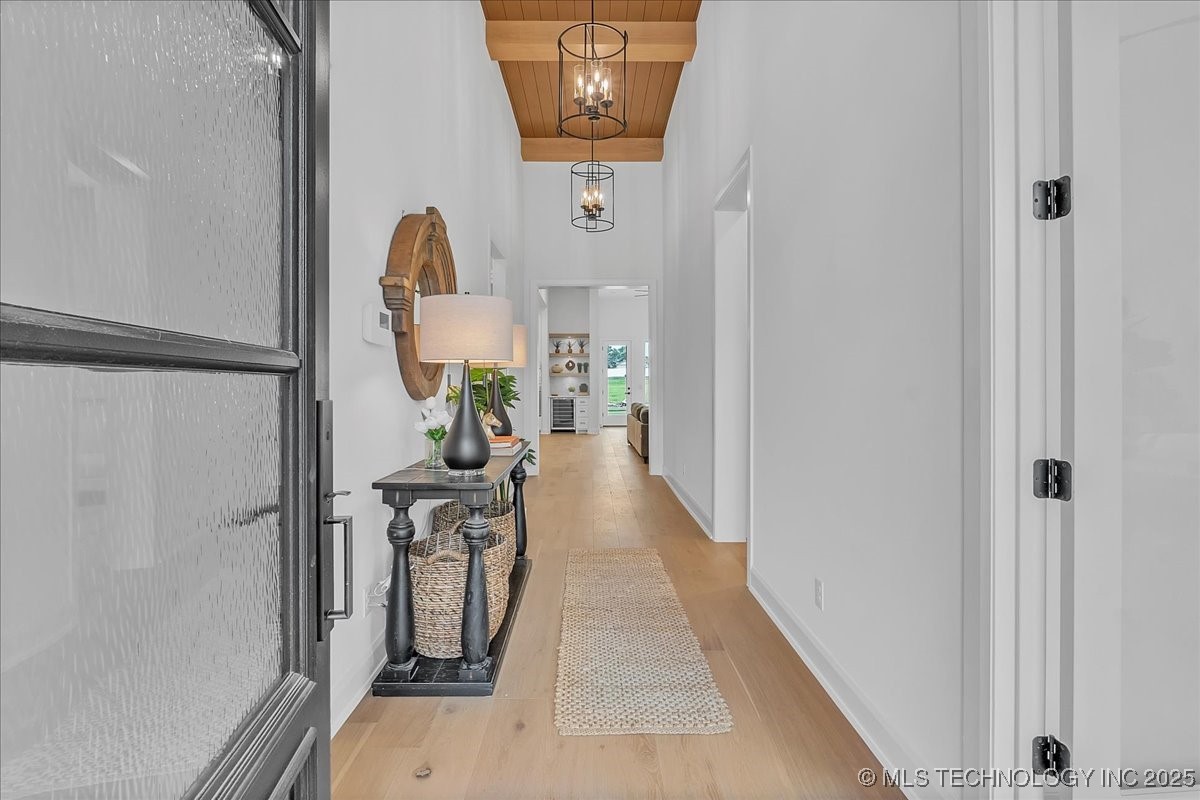 1223 N 71st Place Property Photo 4