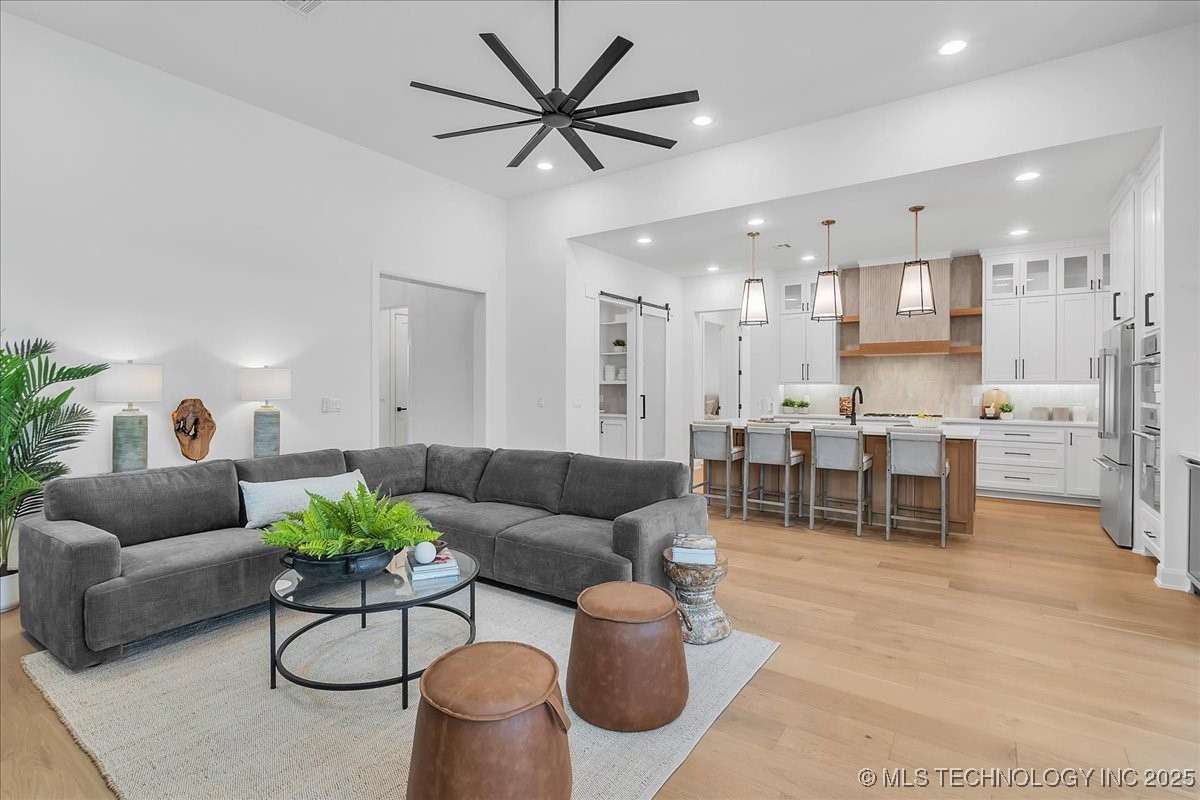 1223 N 71st Place Property Photo 11