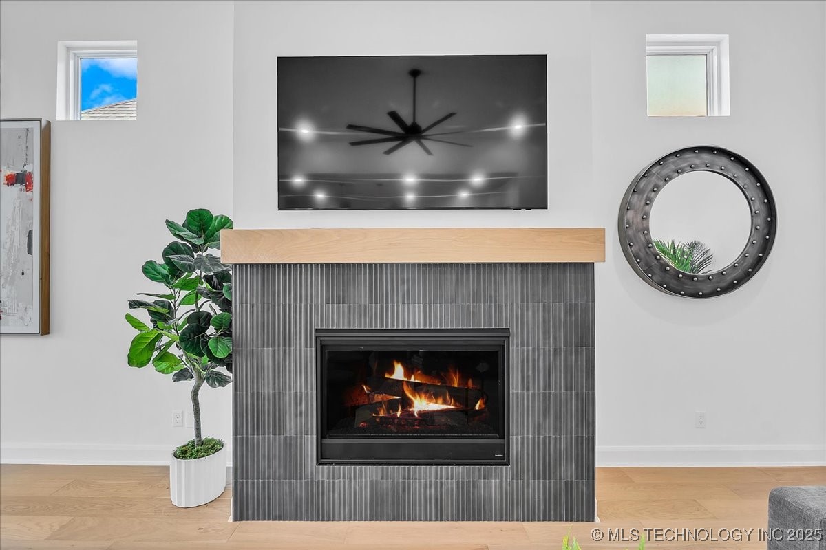 1223 N 71st Place Property Photo 12