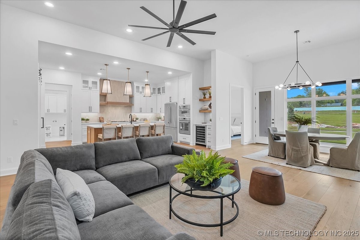 1223 N 71st Place Property Photo 13