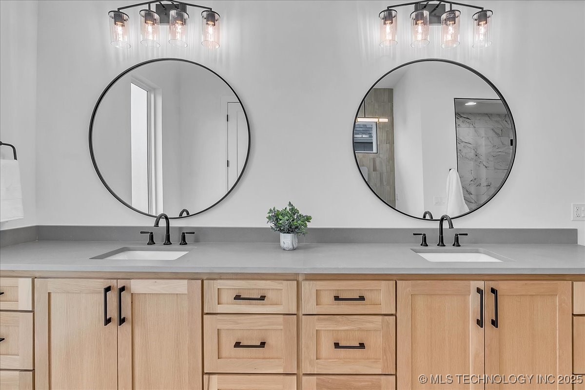 1223 N 71st Place Property Photo 32