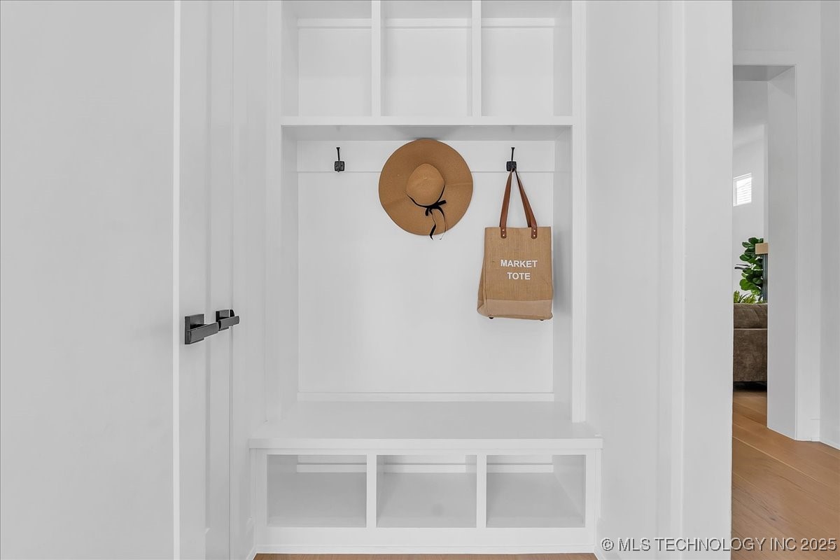 1223 N 71st Place Property Photo 46