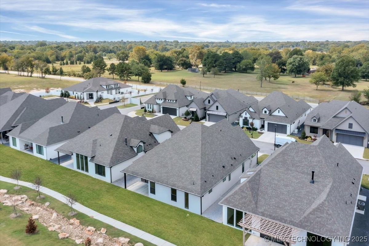 1223 N 71st Place Property Photo 58