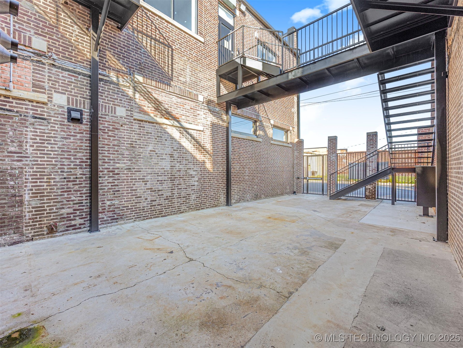 106 S A Street 3 Property Photo 7