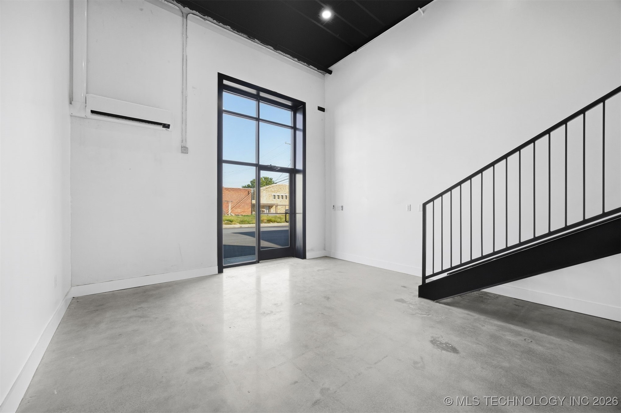 106 S A Street 11 Property Photo 3