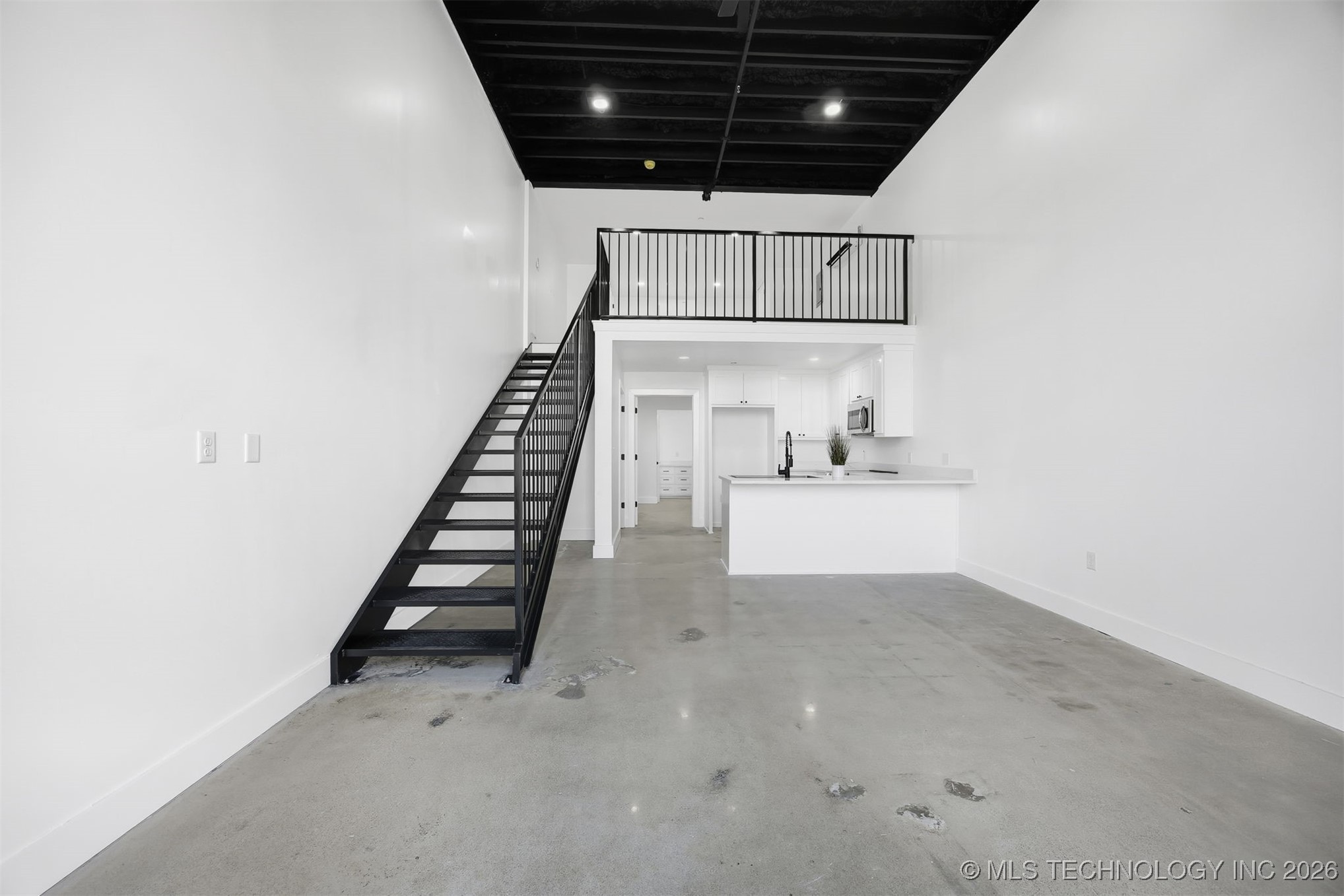 106 S A Street 11 Property Photo 4