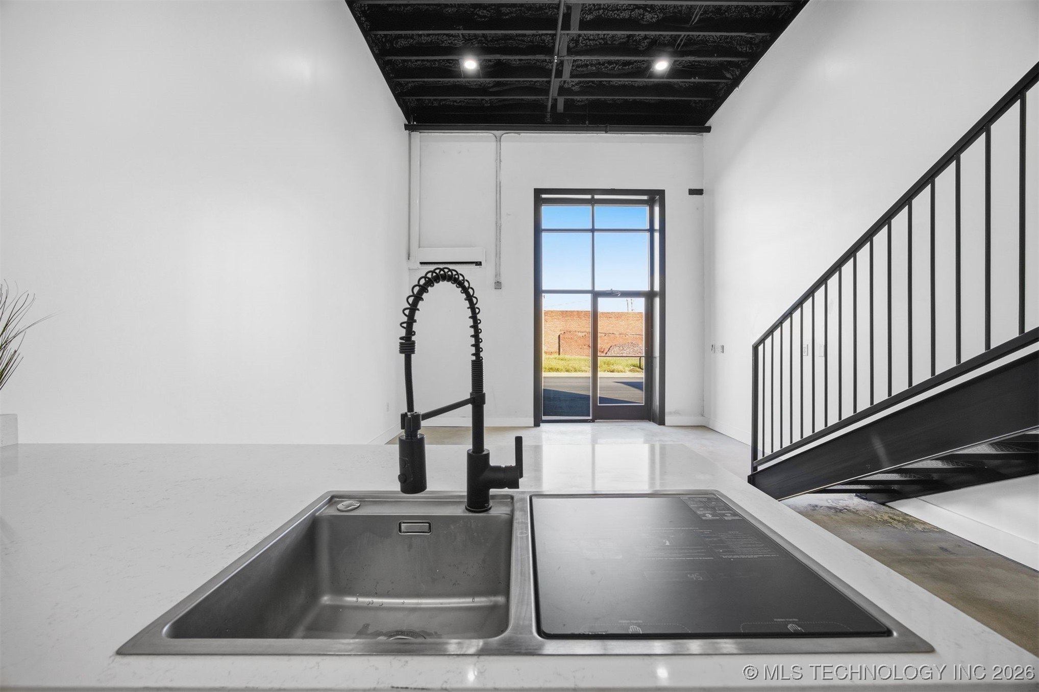 106 S A Street 11 Property Photo 17