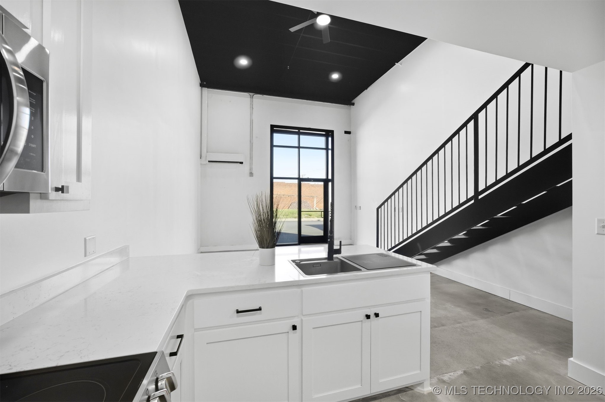 106 S A Street 11 Property Photo 18