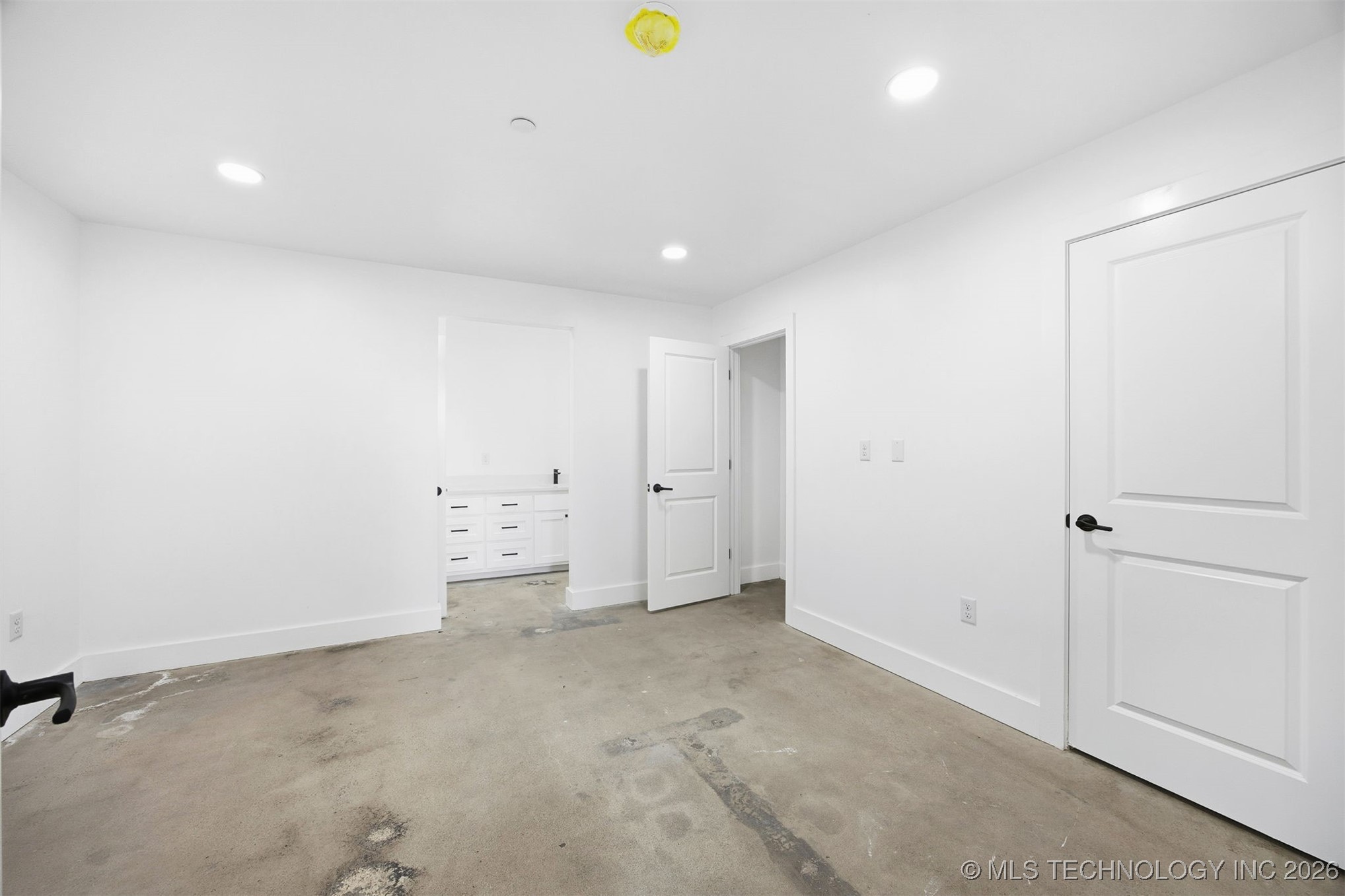 106 S A Street 11 Property Photo 34