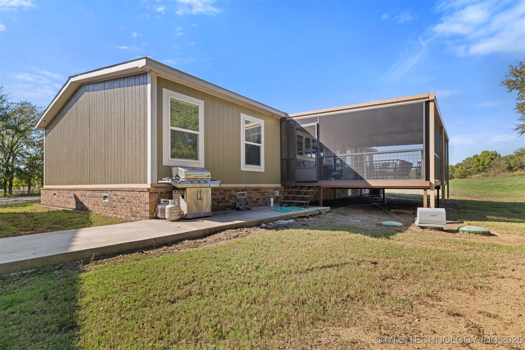 9520 Us Hwy 70a Property Photo 6