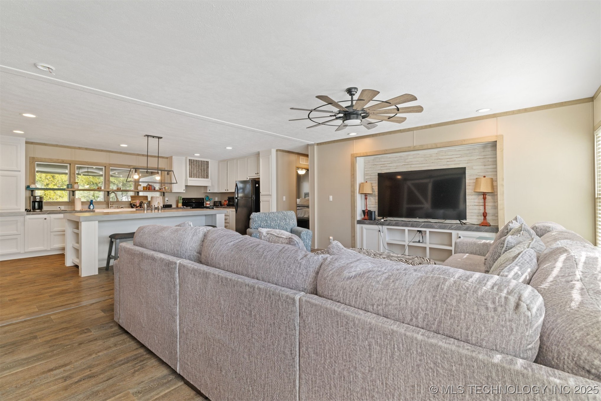 9520 Us Hwy 70a Property Photo 11