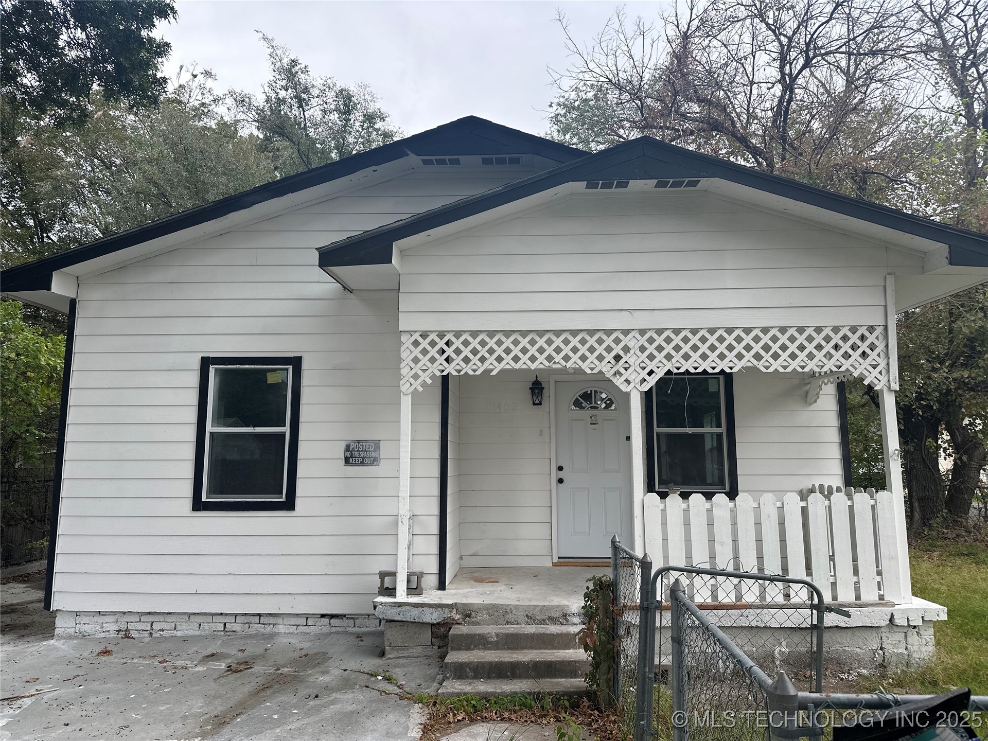 1402 Cherry Street Property Photo 2