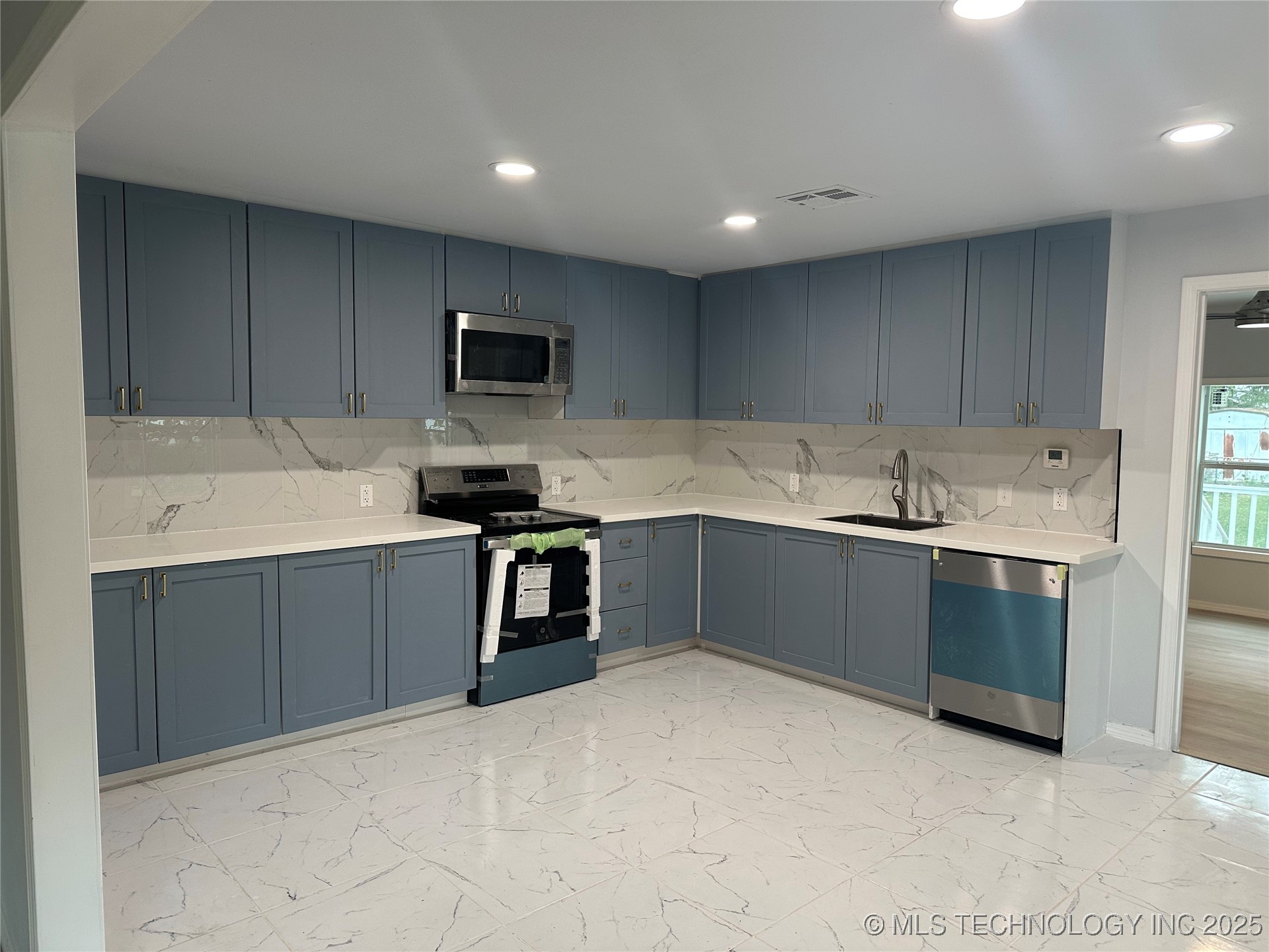 1402 Cherry Street Property Photo 6