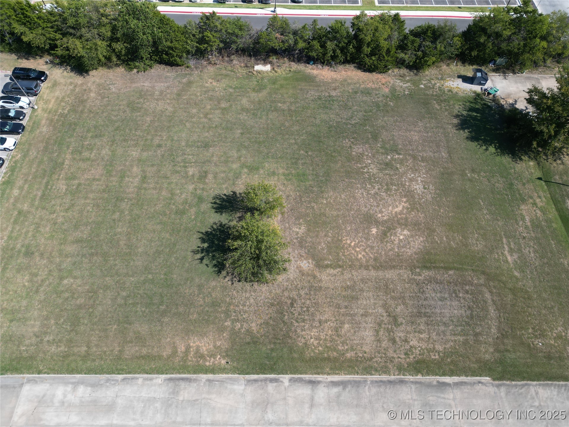 1302 Brookview Drive Property Photo 3