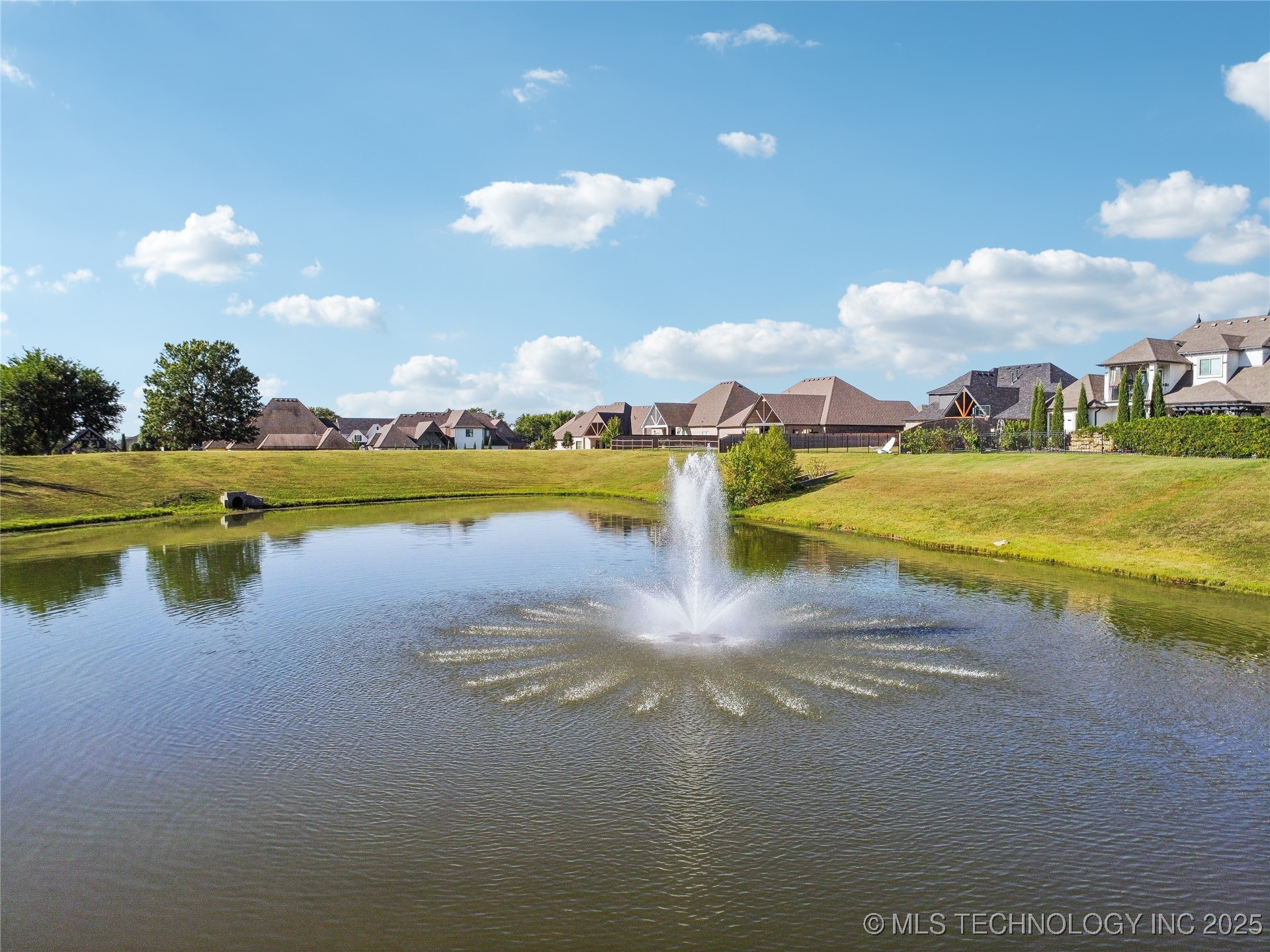 9513 N 144th East Avenue Property Photo 3