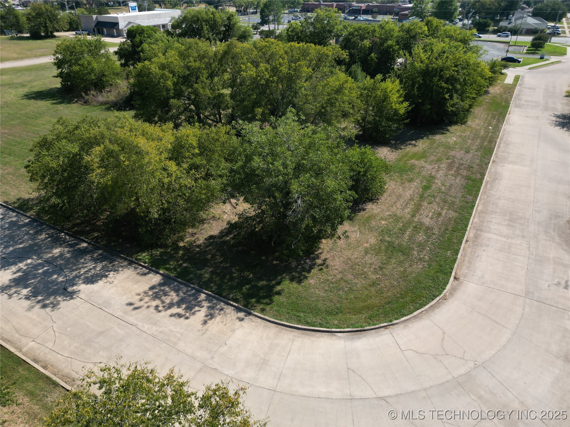 1409 Brookview Drive Property Photo 1