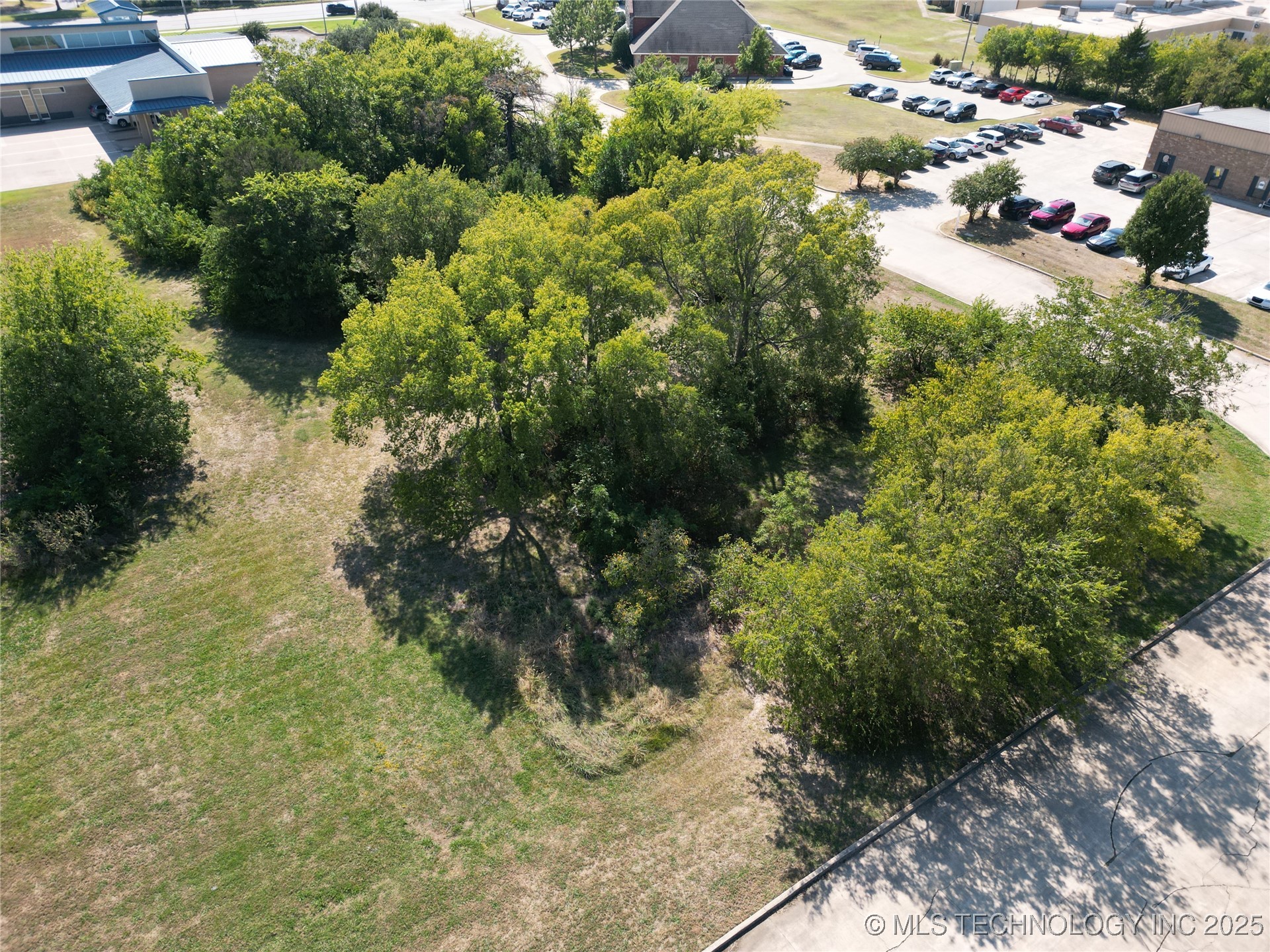 1409 Brookview Drive Property Photo 5