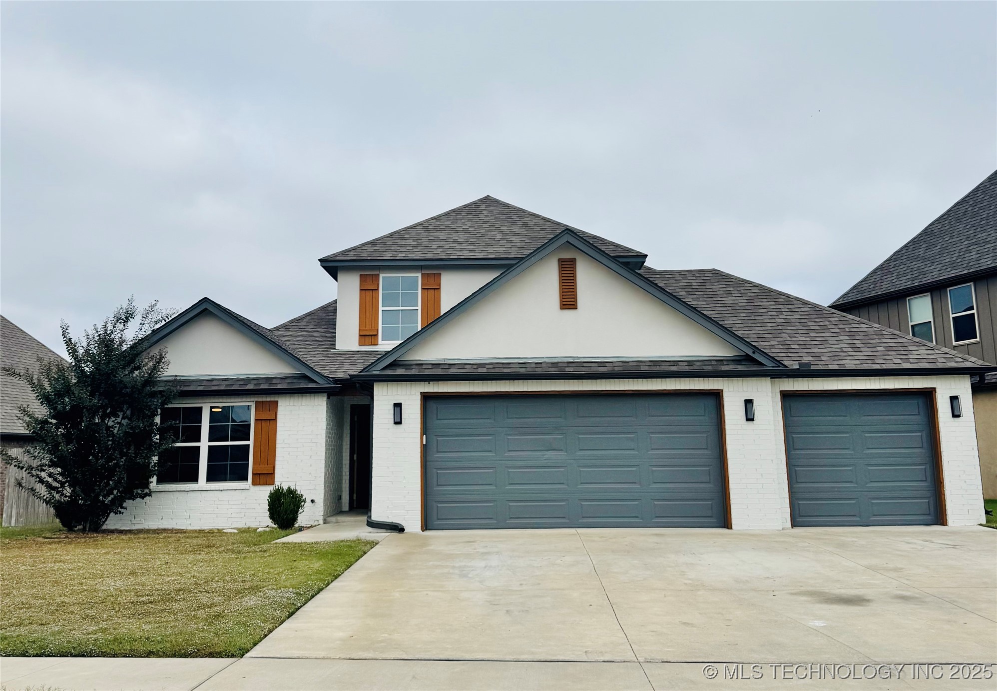 7061 E 125th Street S Property Photo 1