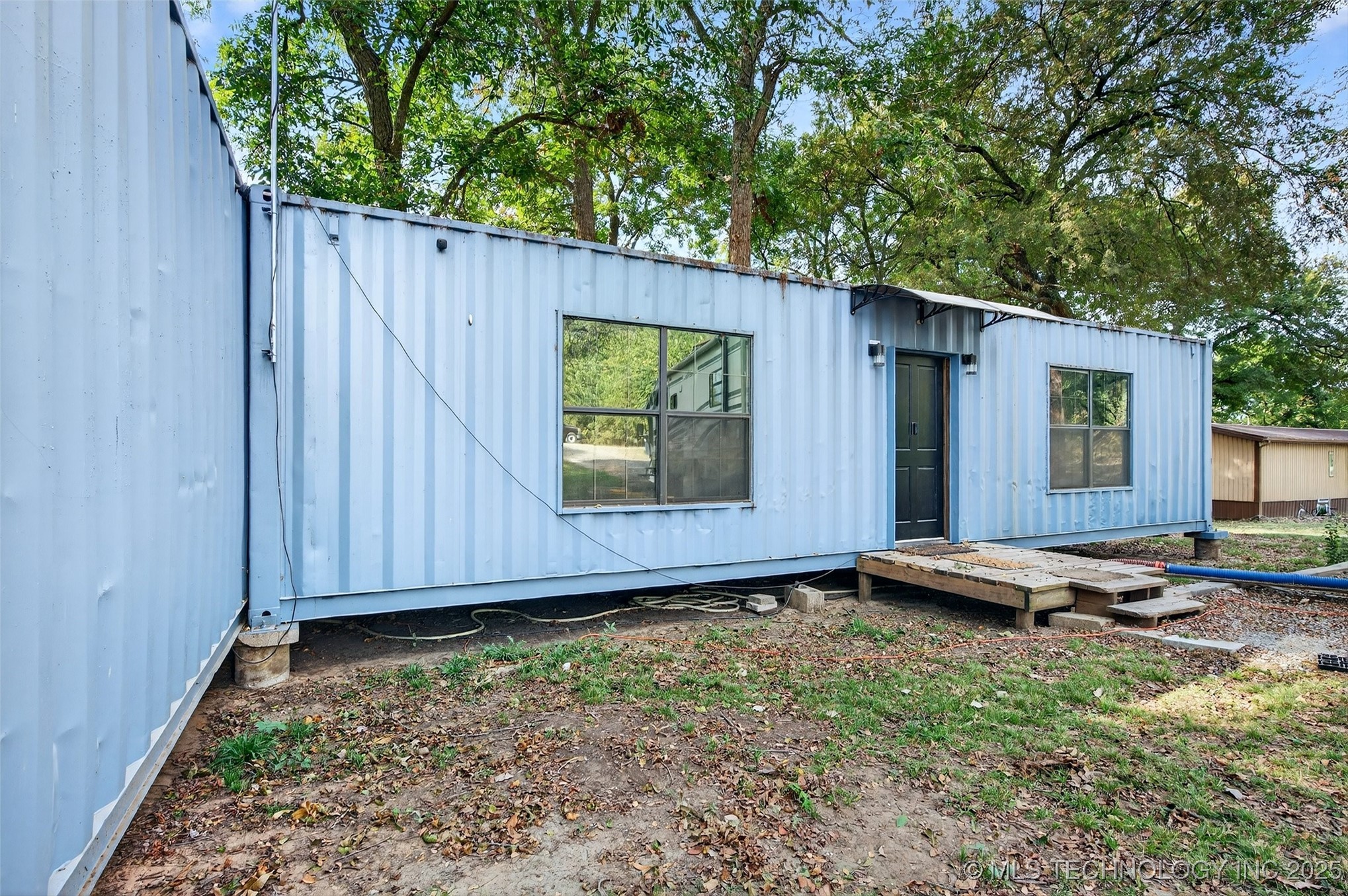 45 W Sophia Property Photo 3