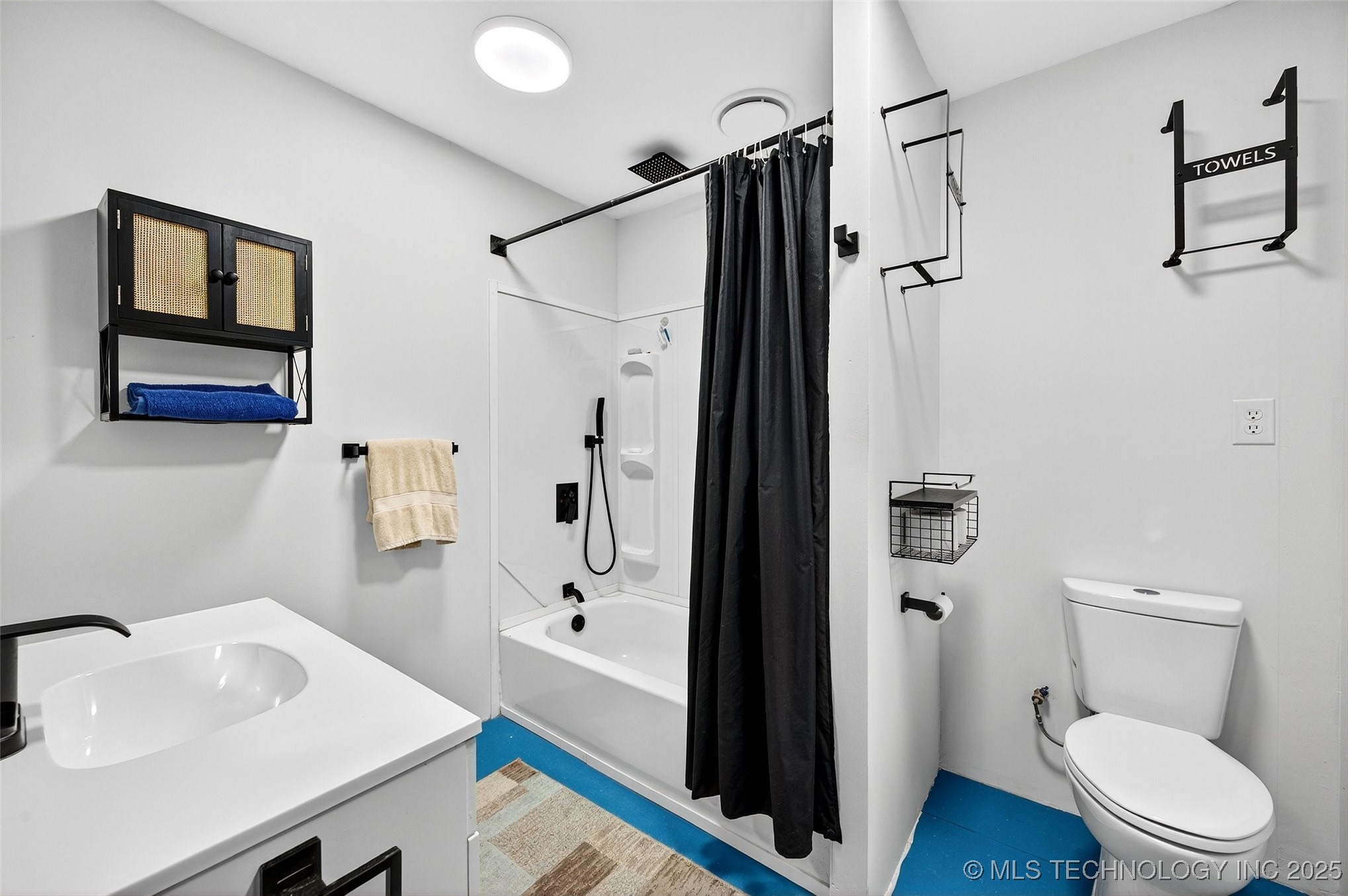 45 W Sophia Property Photo 5