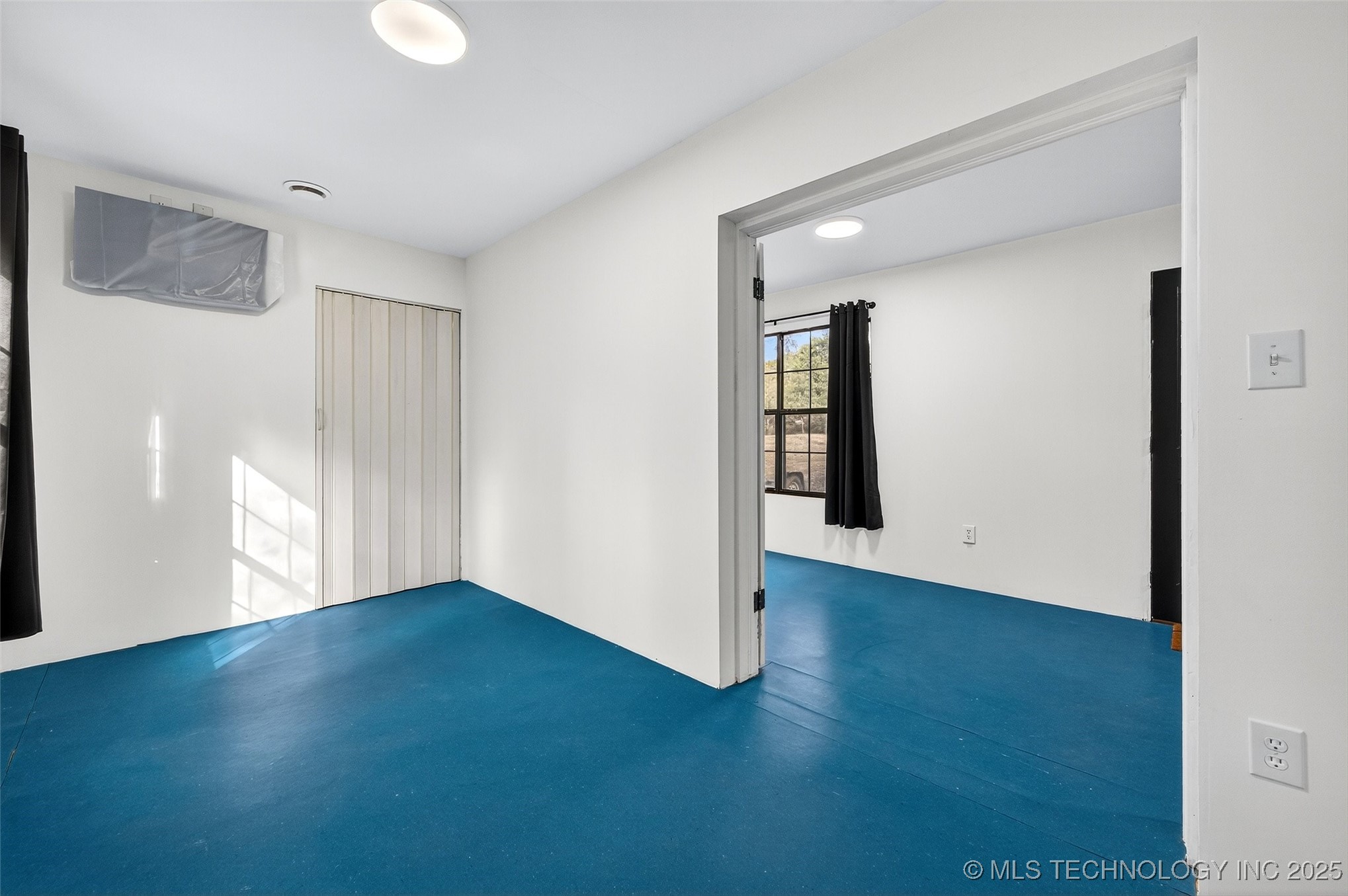 45 W Sophia Property Photo 7