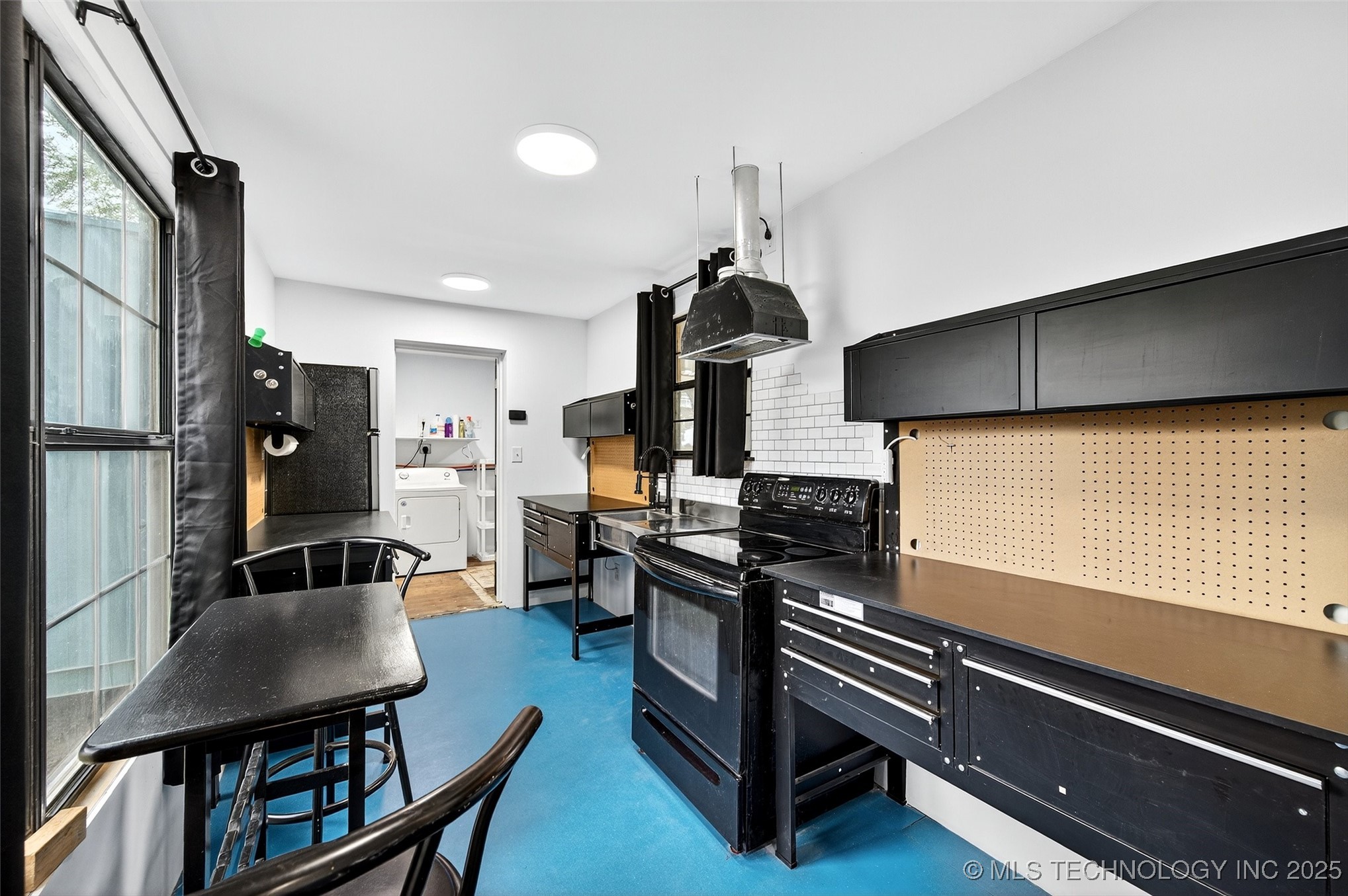 45 W Sophia Property Photo 13