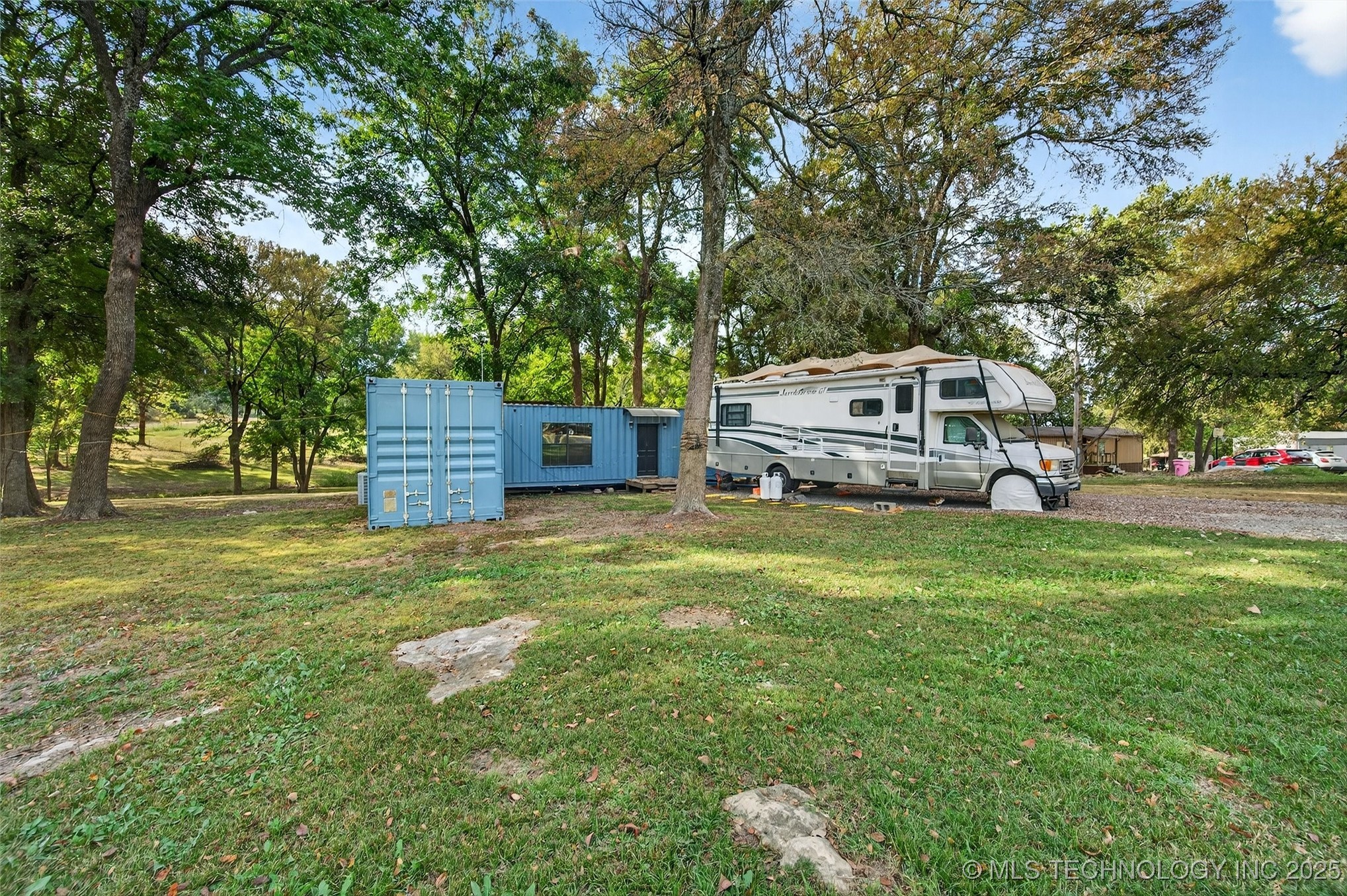 45 W Sophia Property Photo 32