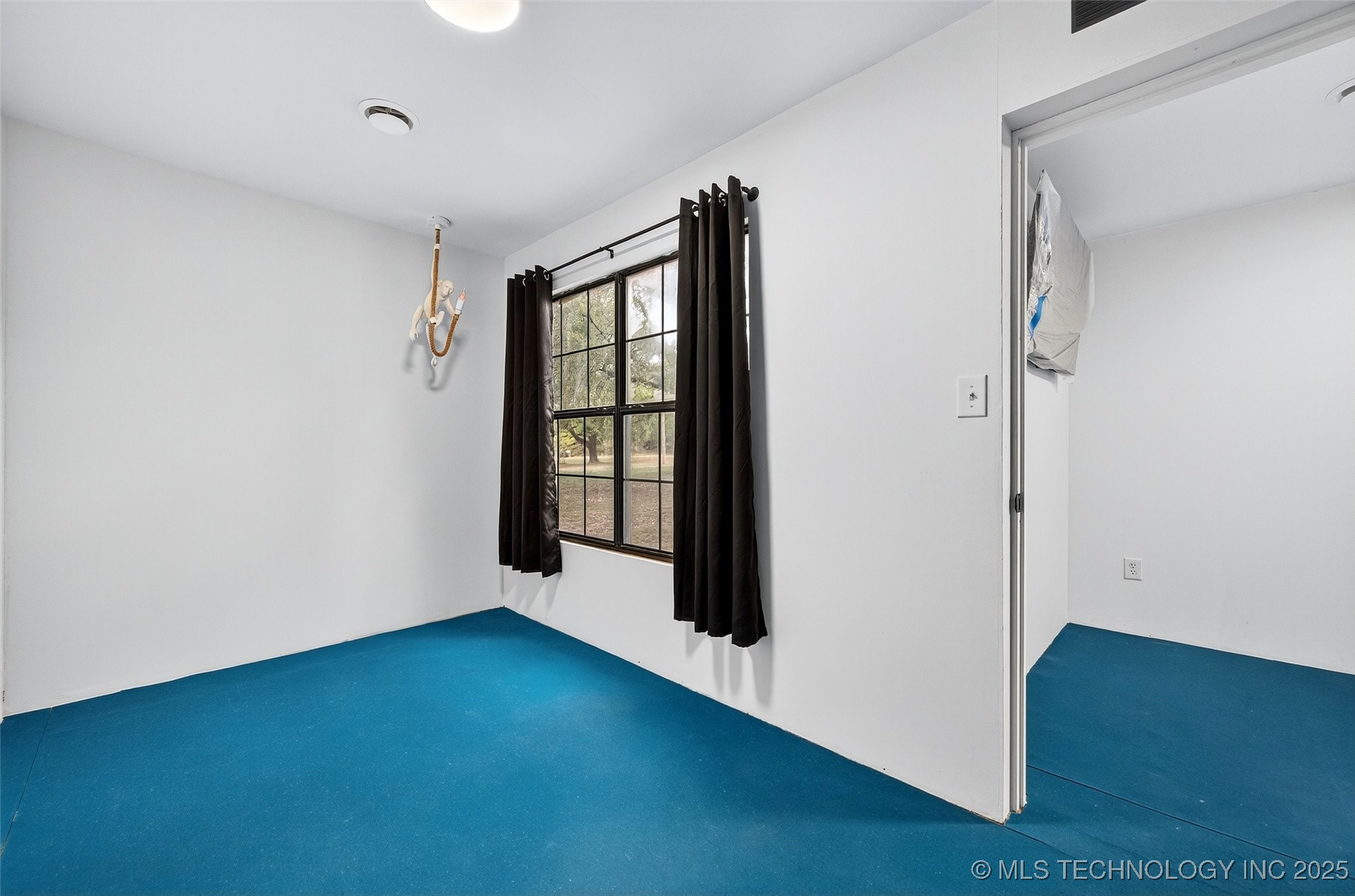 45 W Sophia Property Photo 35