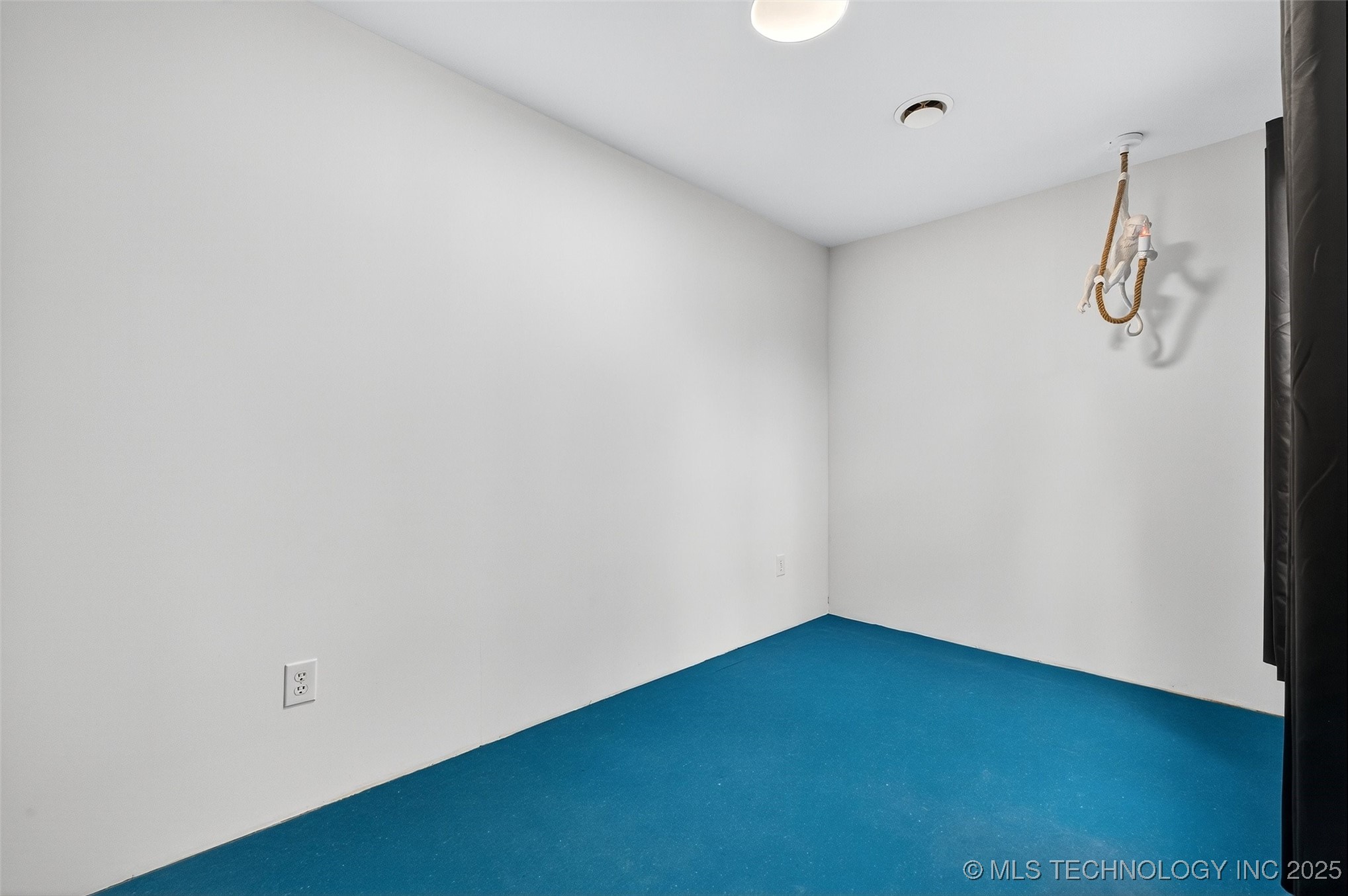 45 W Sophia Property Photo 36