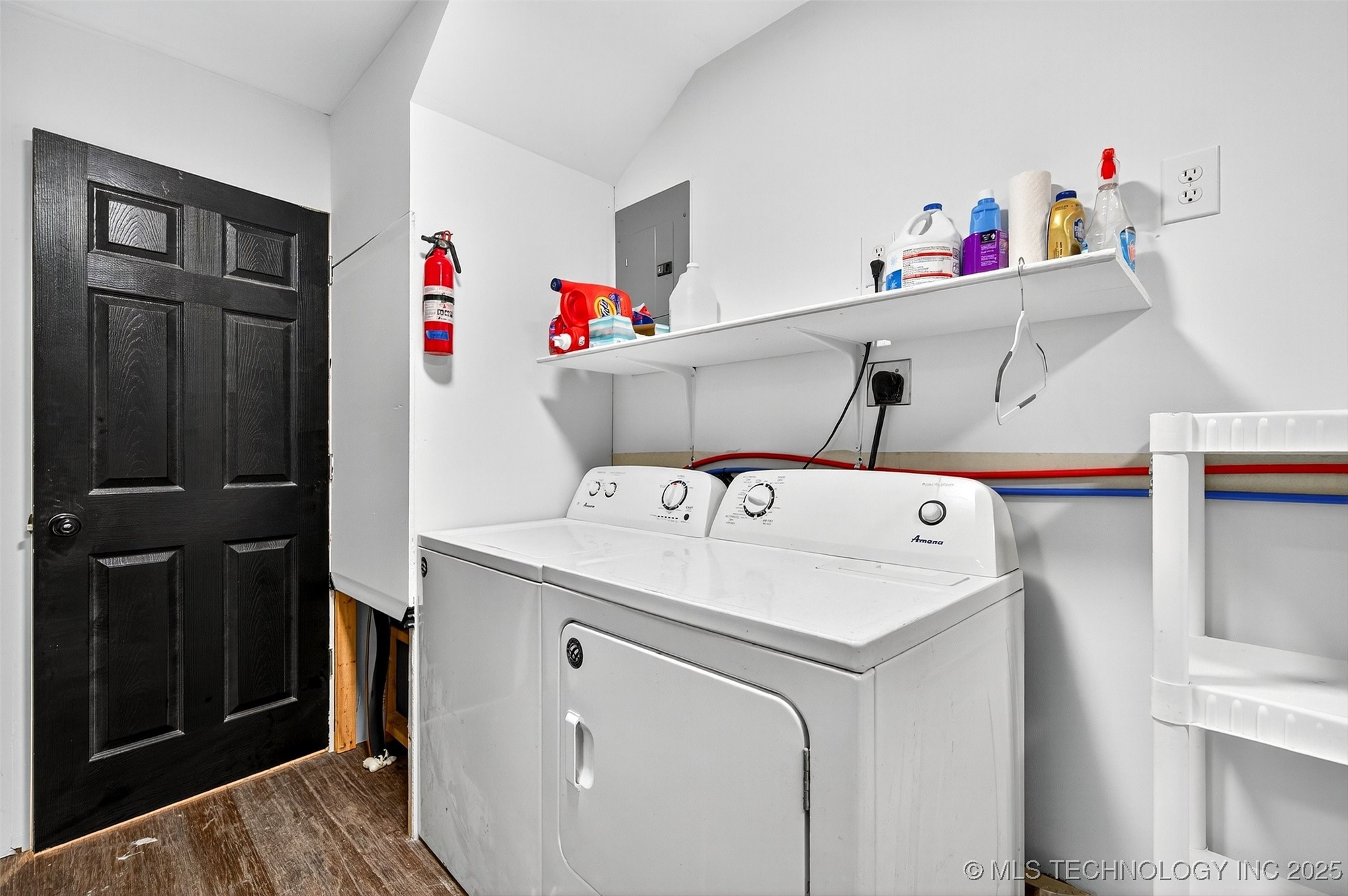 45 W Sophia Property Photo 38