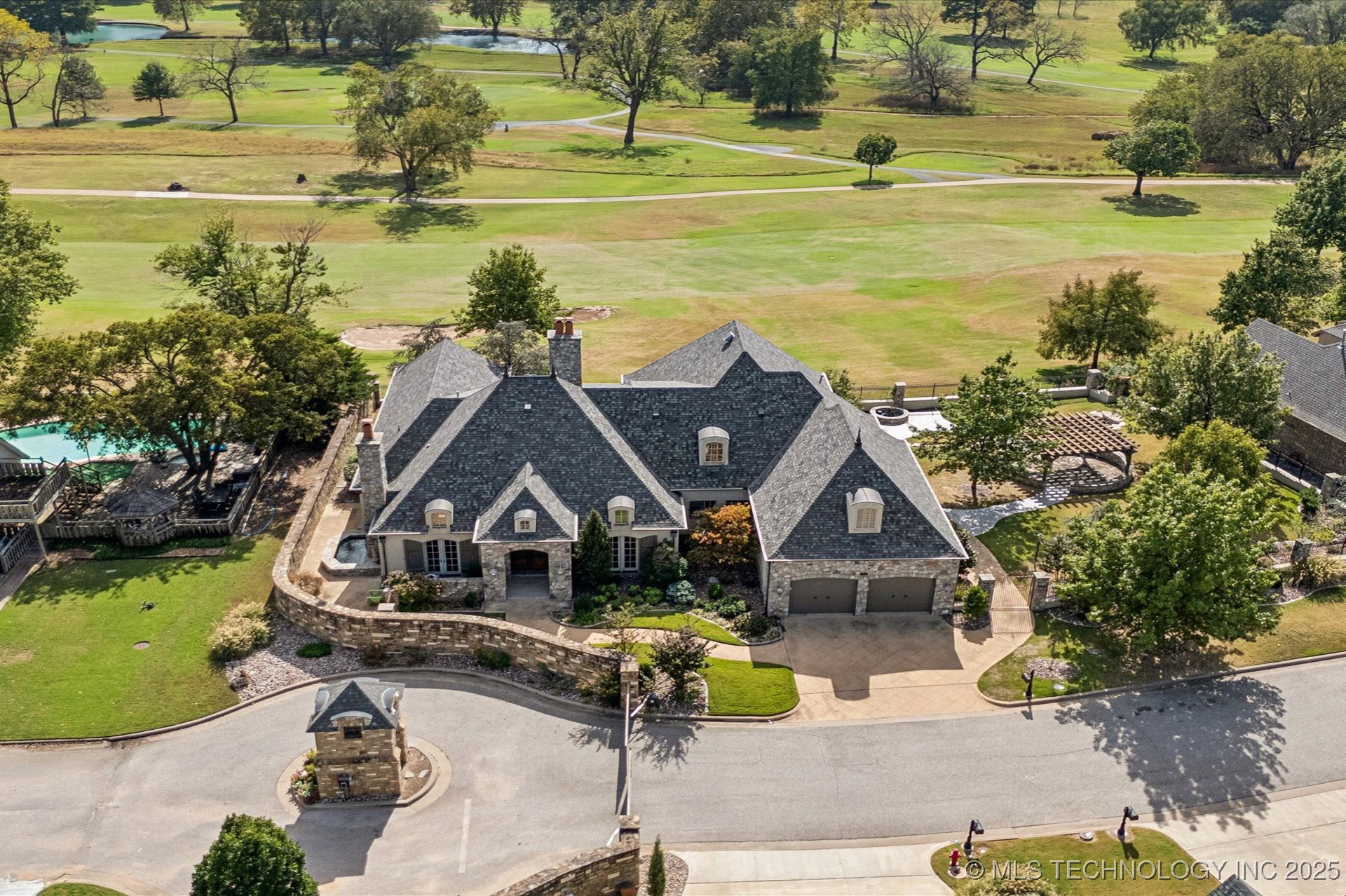 603 Fairway Drive Property Photo 1