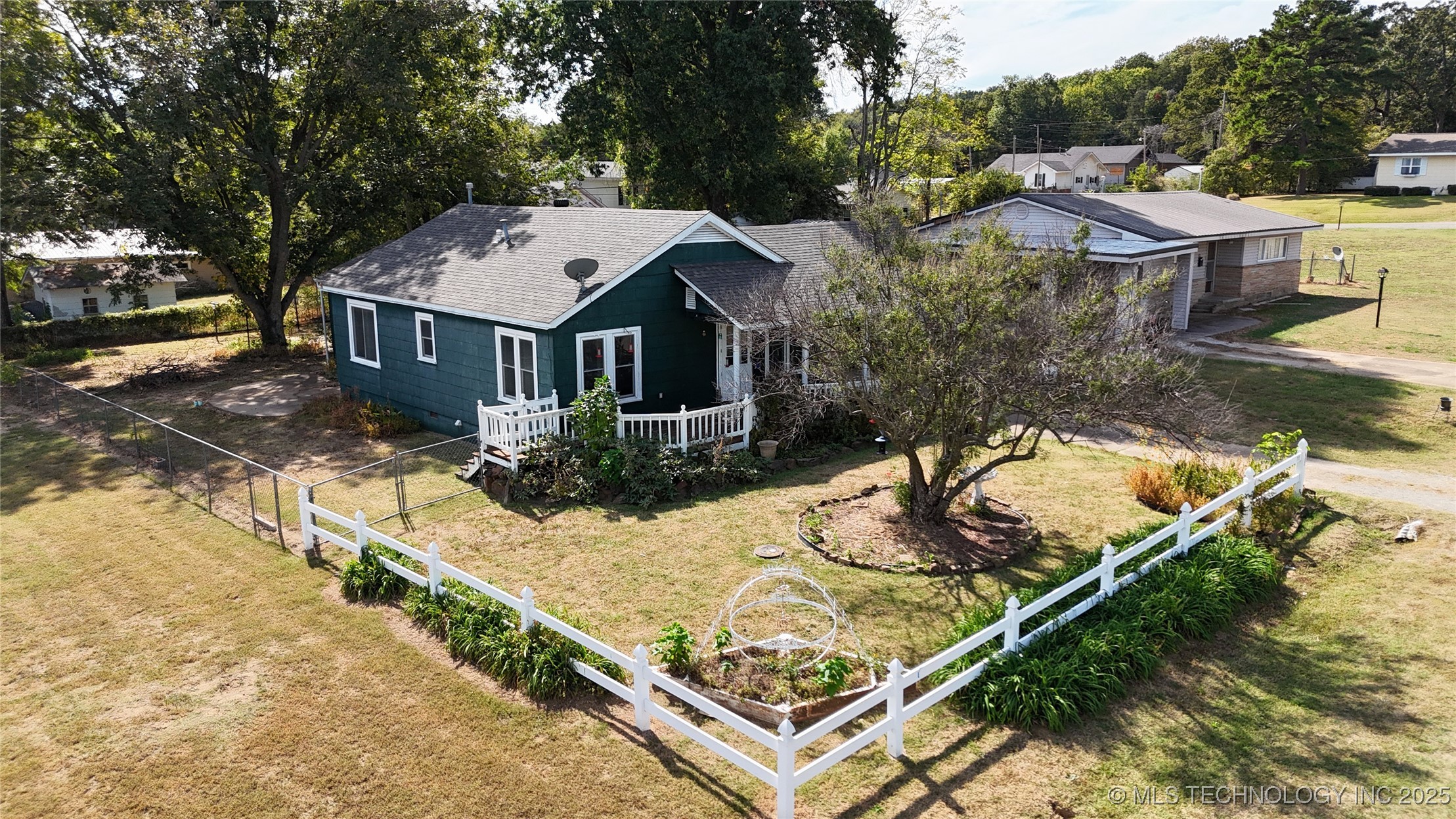 607 Sunset Strip Property Photo 5