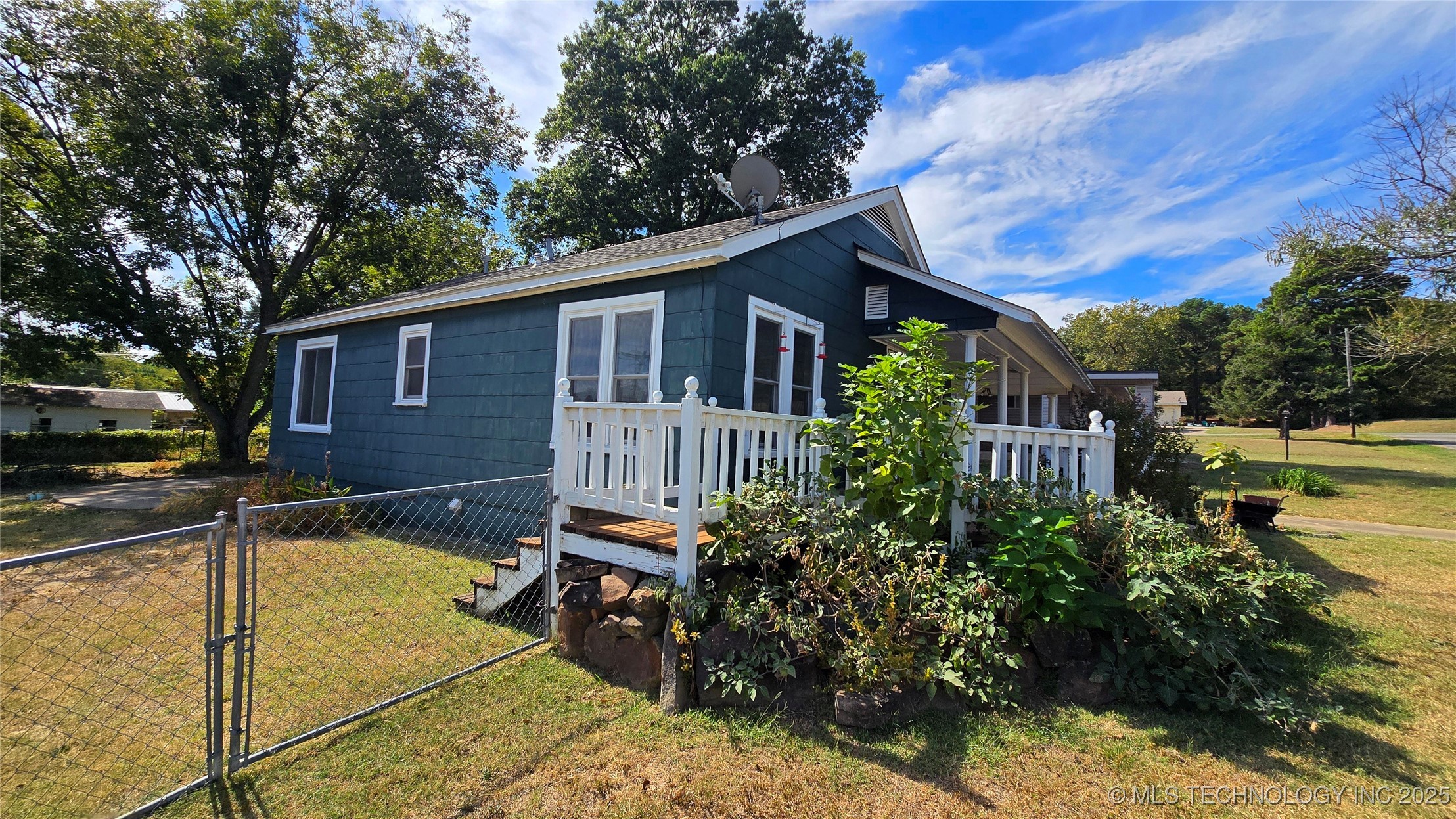 607 Sunset Strip Property Photo 7