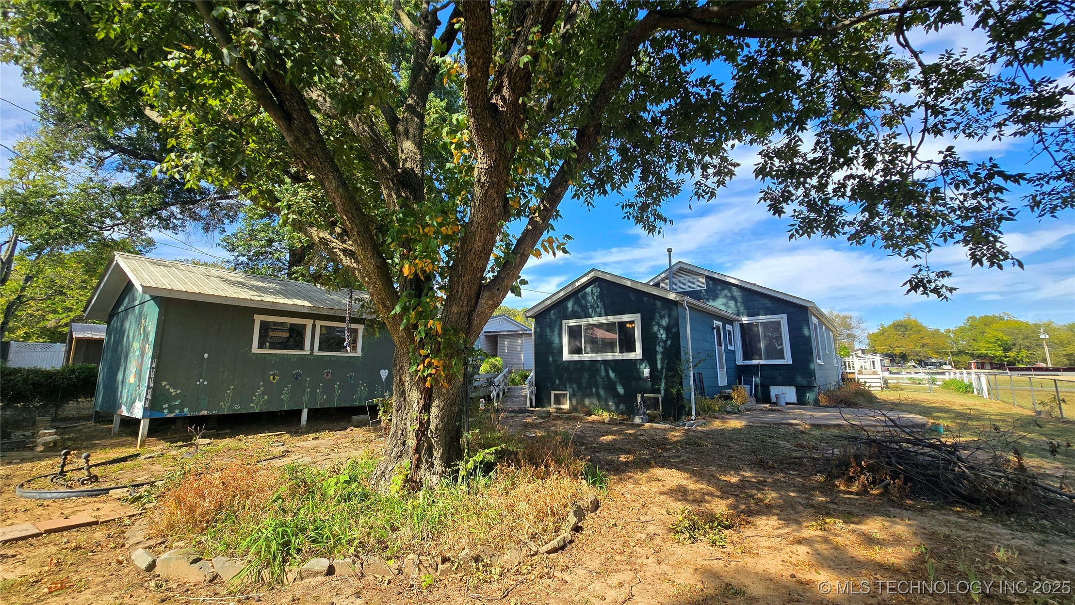 607 Sunset Strip Property Photo 9