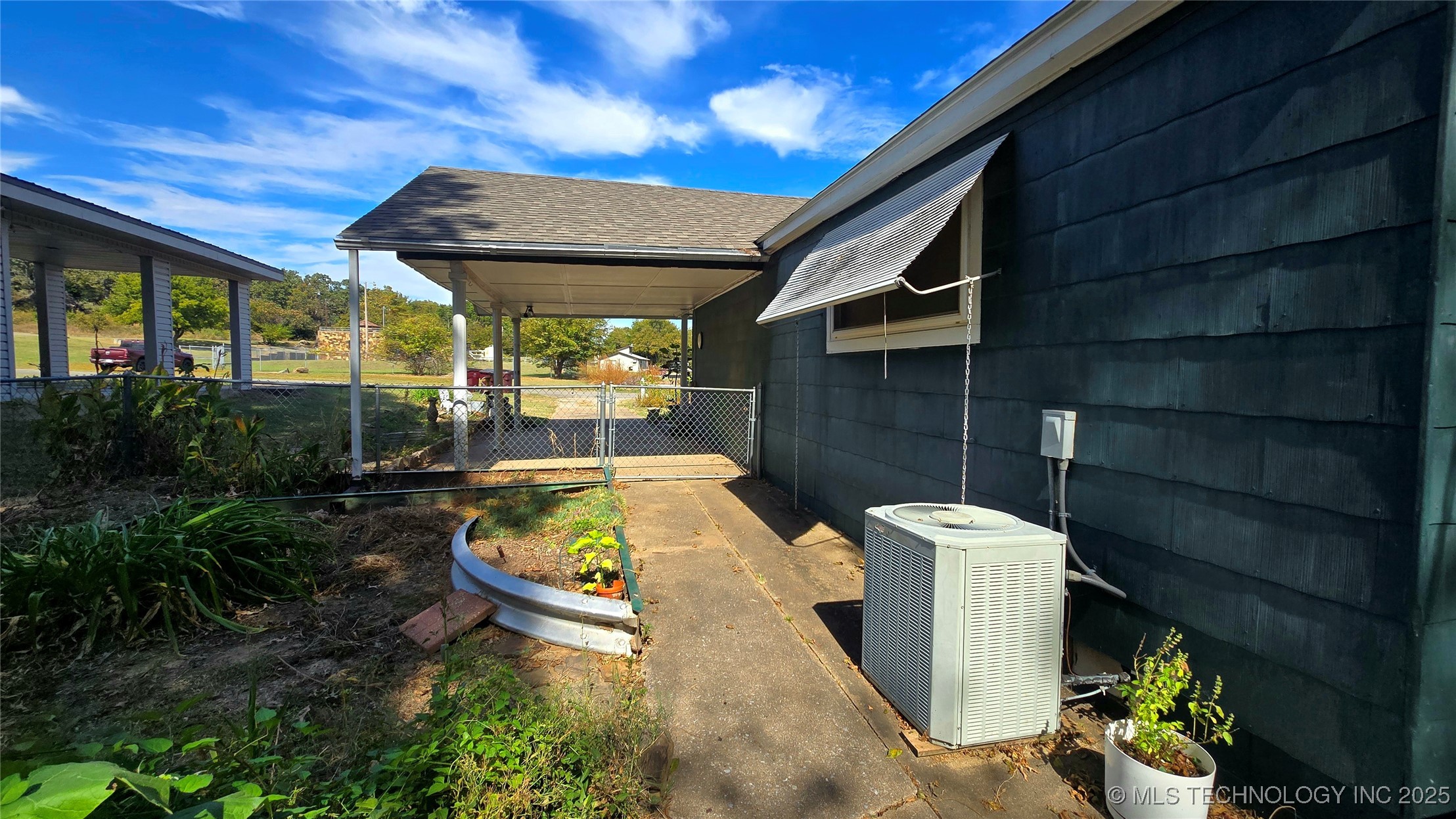 607 Sunset Strip Property Photo 15