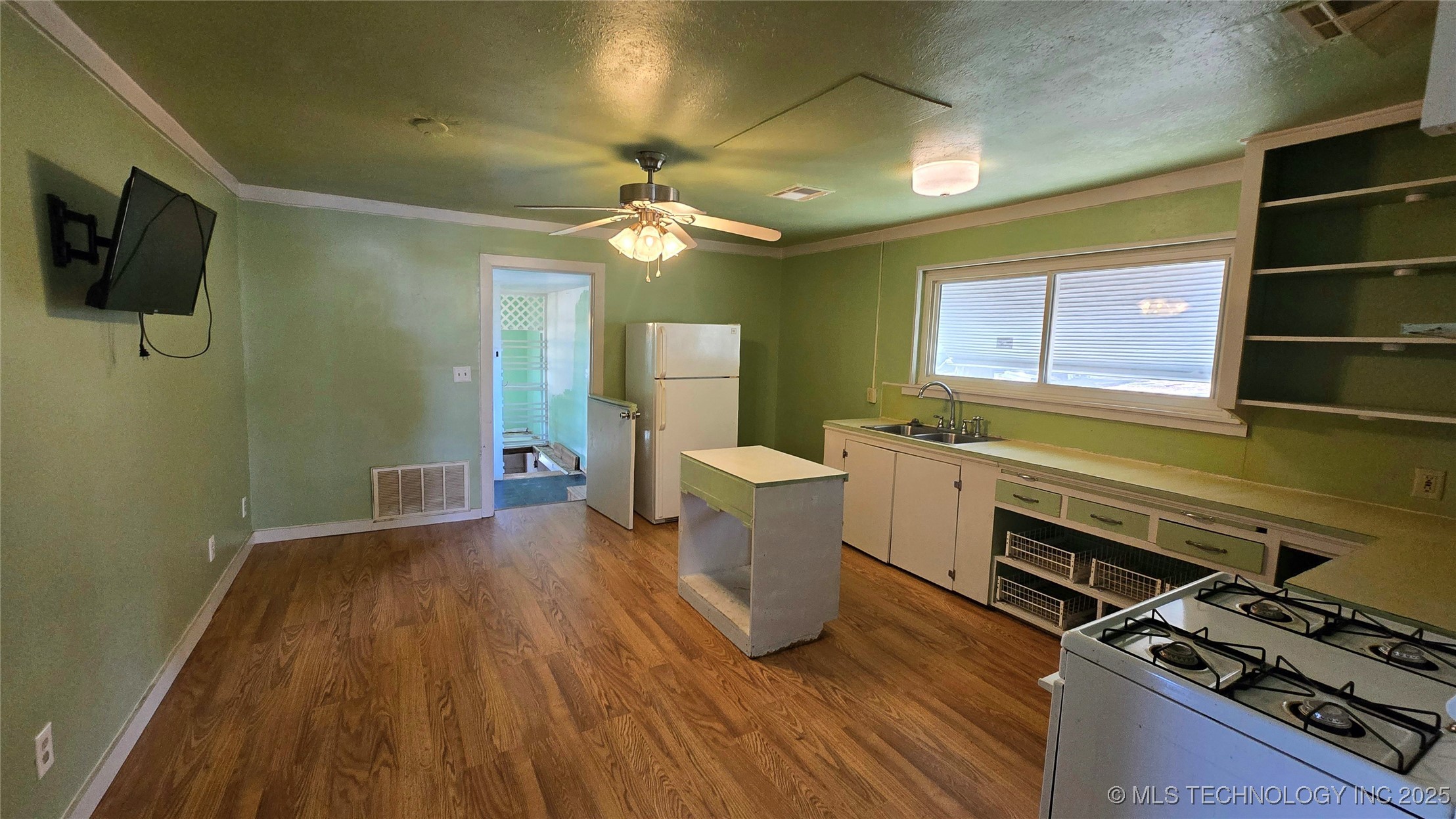 607 Sunset Strip Property Photo 22