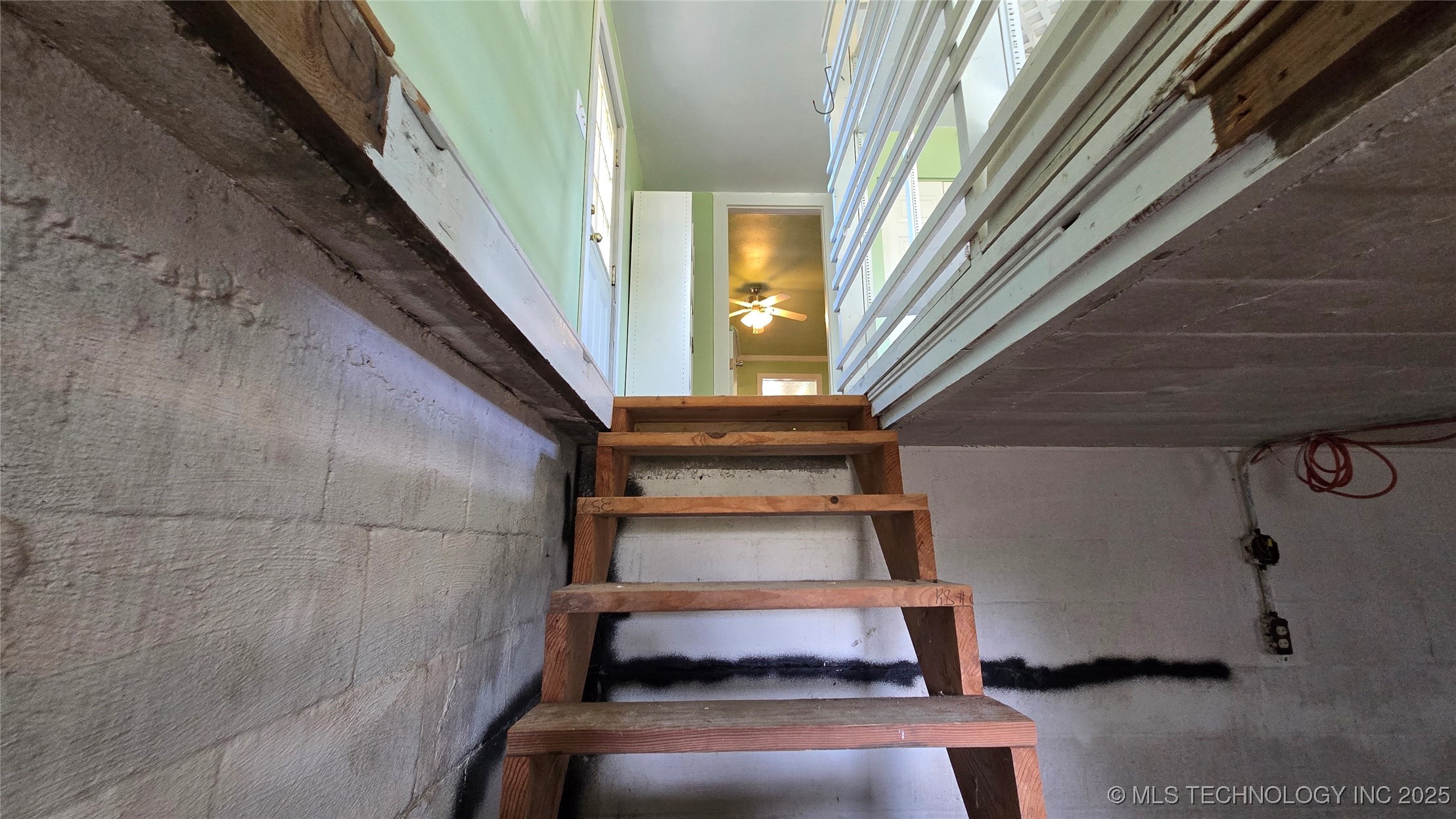 607 Sunset Strip Property Photo 35